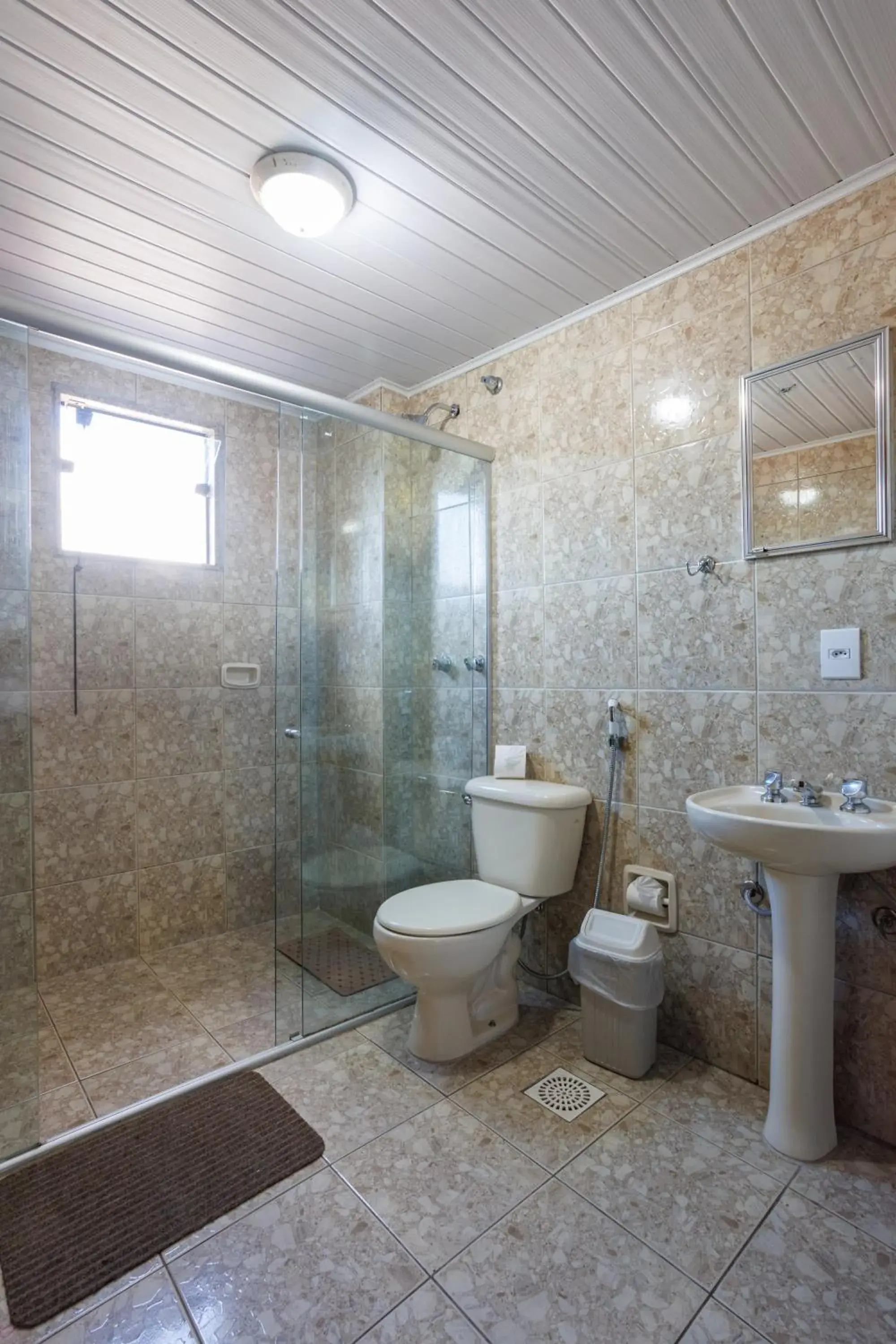 Standard Twin Room in Hotel Garnier Standard Twin Room in Hotel Garnier