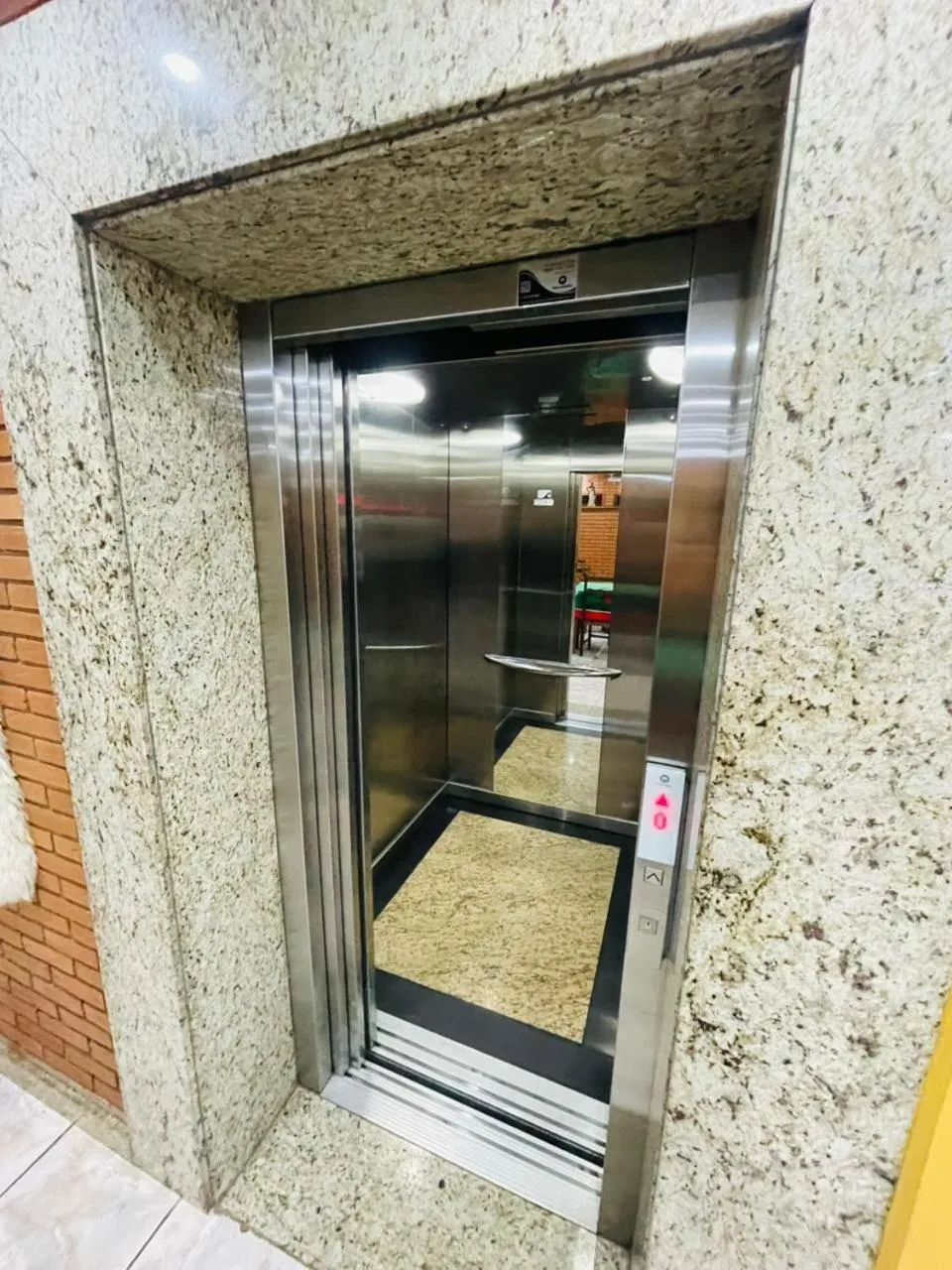 elevator in Hotel Garnier