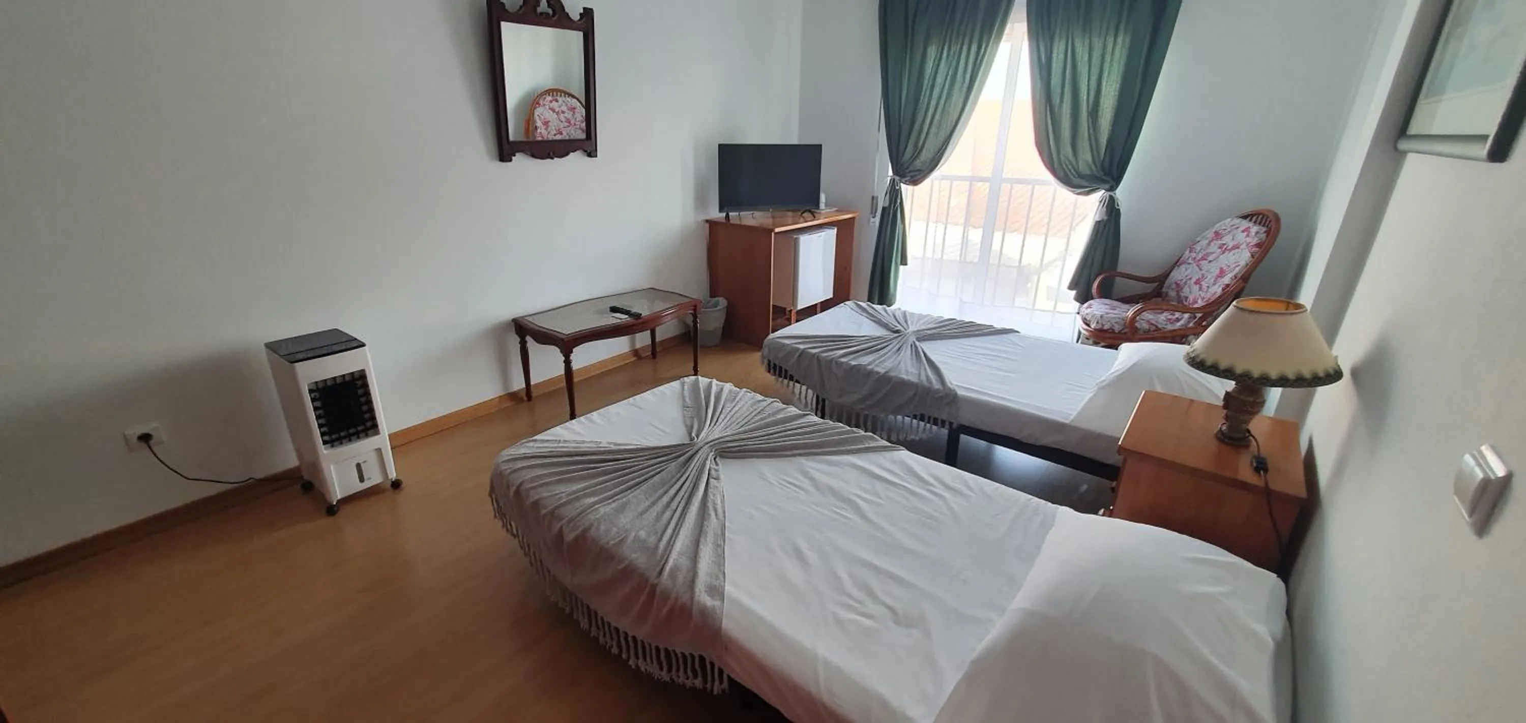 Communal lounge/ TV room in Casa Felicidade