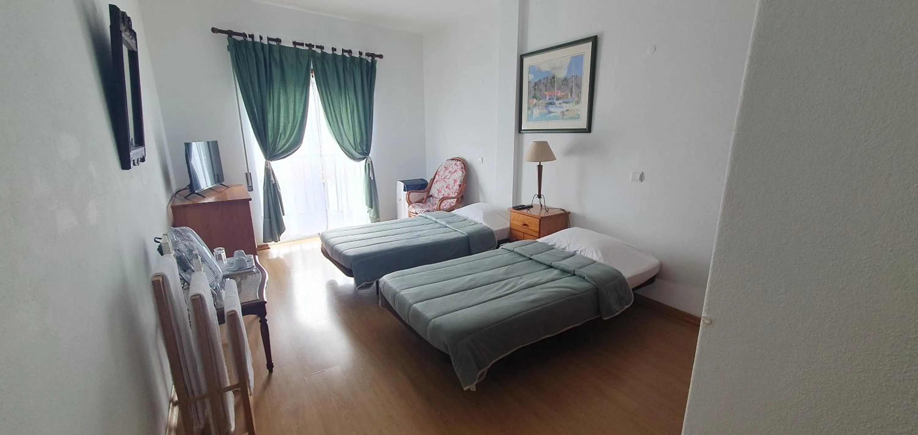 Photo of the whole room in Casa Felicidade