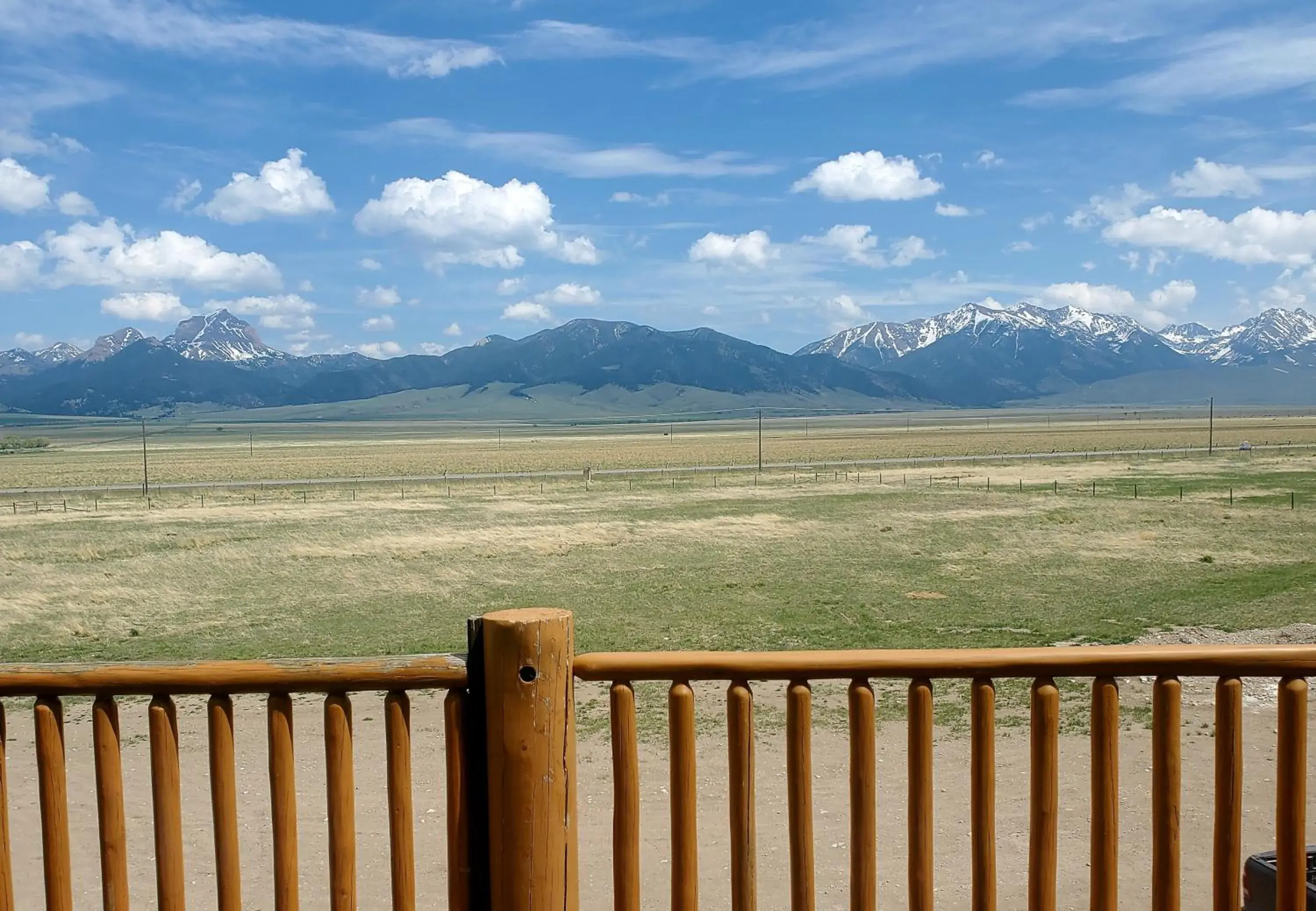 Mountain view in Dream Drift Motel Mountain view in Dream Drift Motel