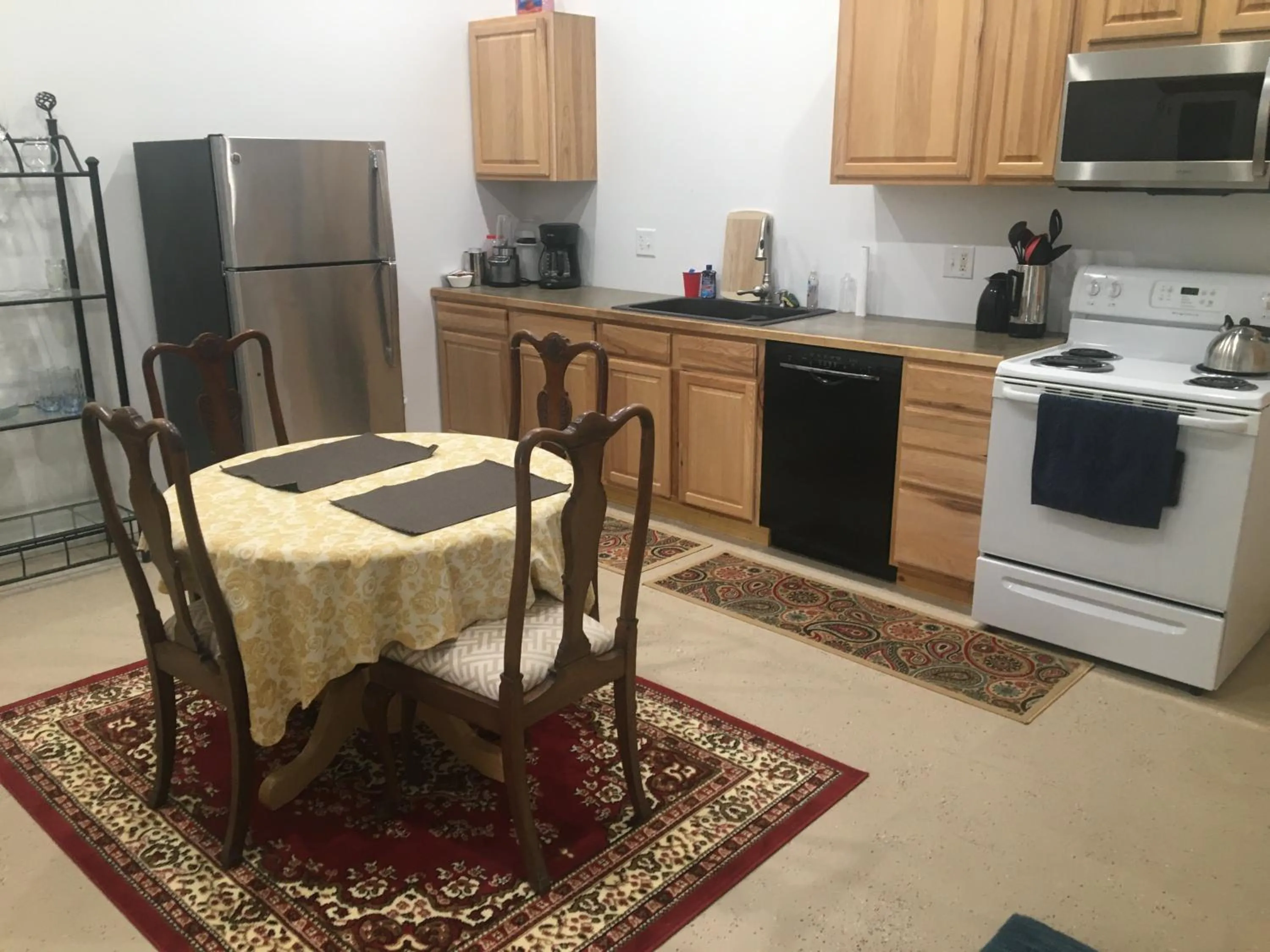 Kitchen or kitchenette in Dream Drift Motel