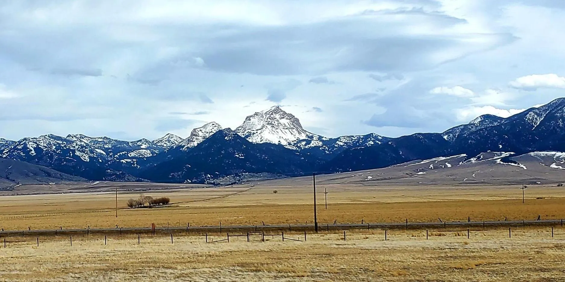 Mountain view in Dream Drift Motel