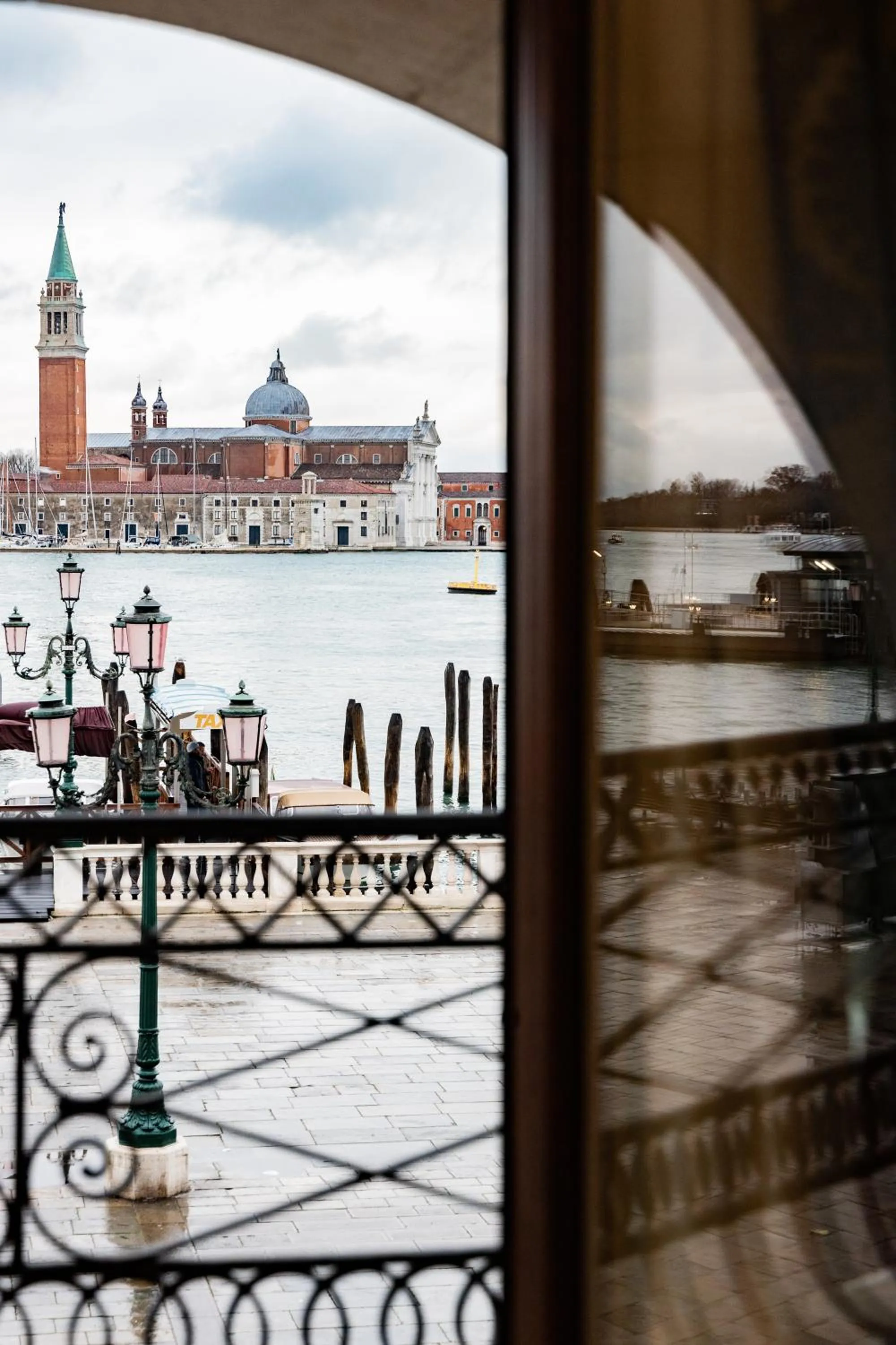 Property building in Londra Palace Venezia