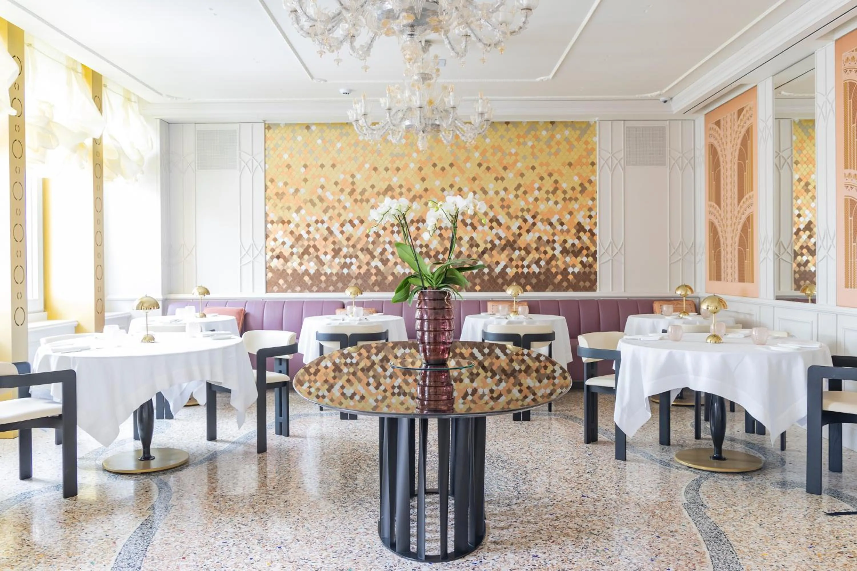 Restaurant/places to eat in Londra Palace Venezia