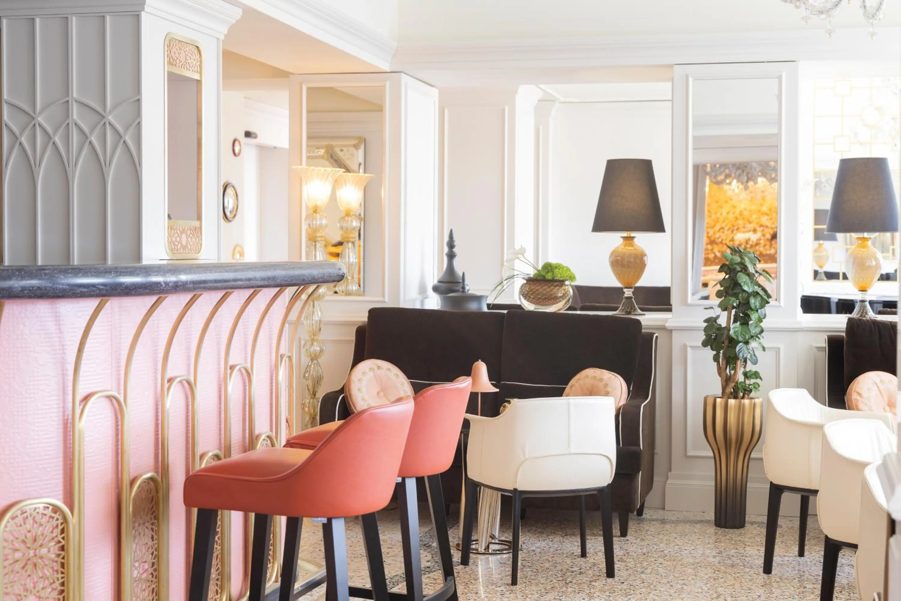 Restaurant/places to eat in Londra Palace Venezia