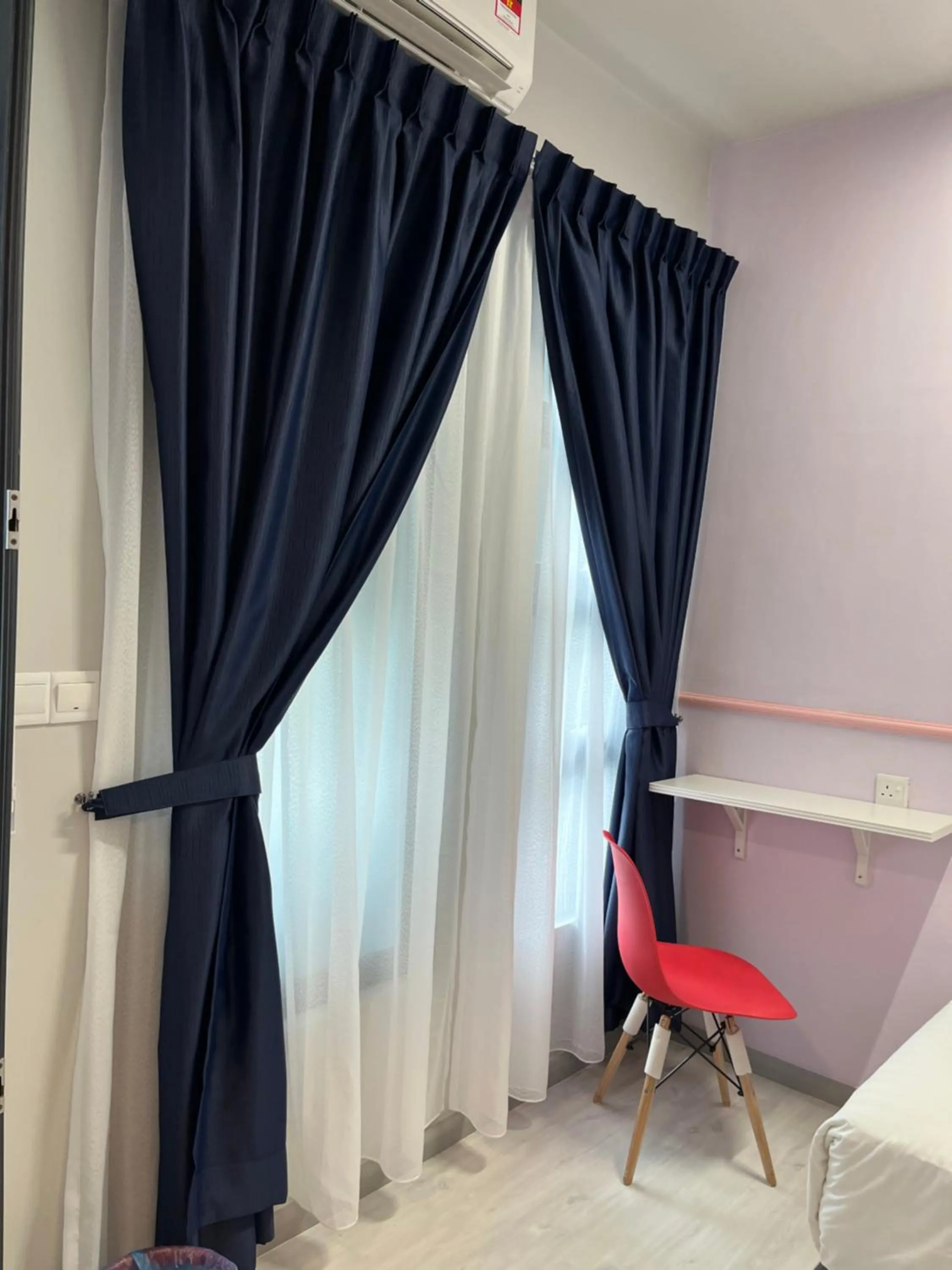 Bed in Splendours Condos@Jesselton Quay