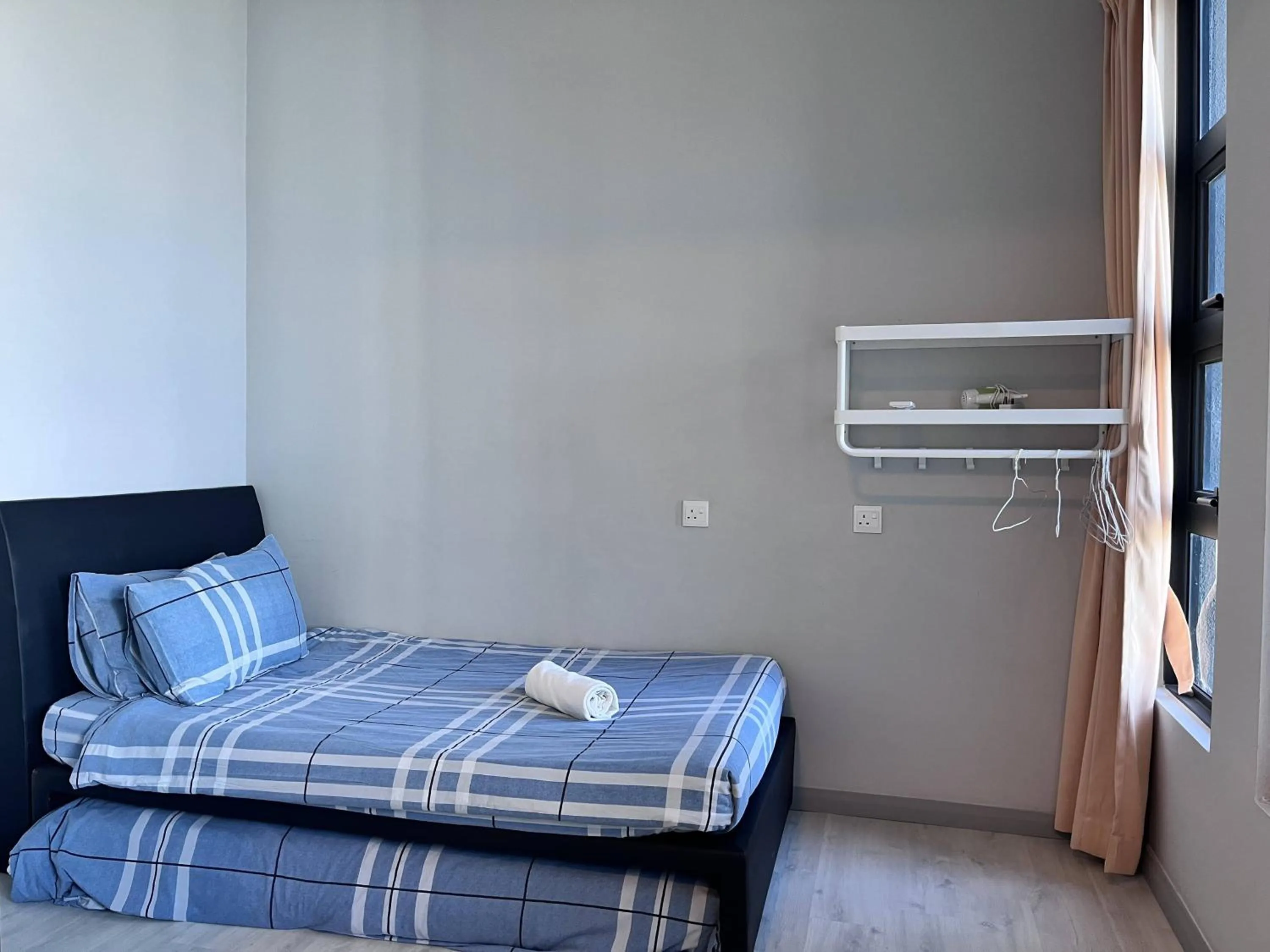 Bed in Splendours Condos@Jesselton Quay