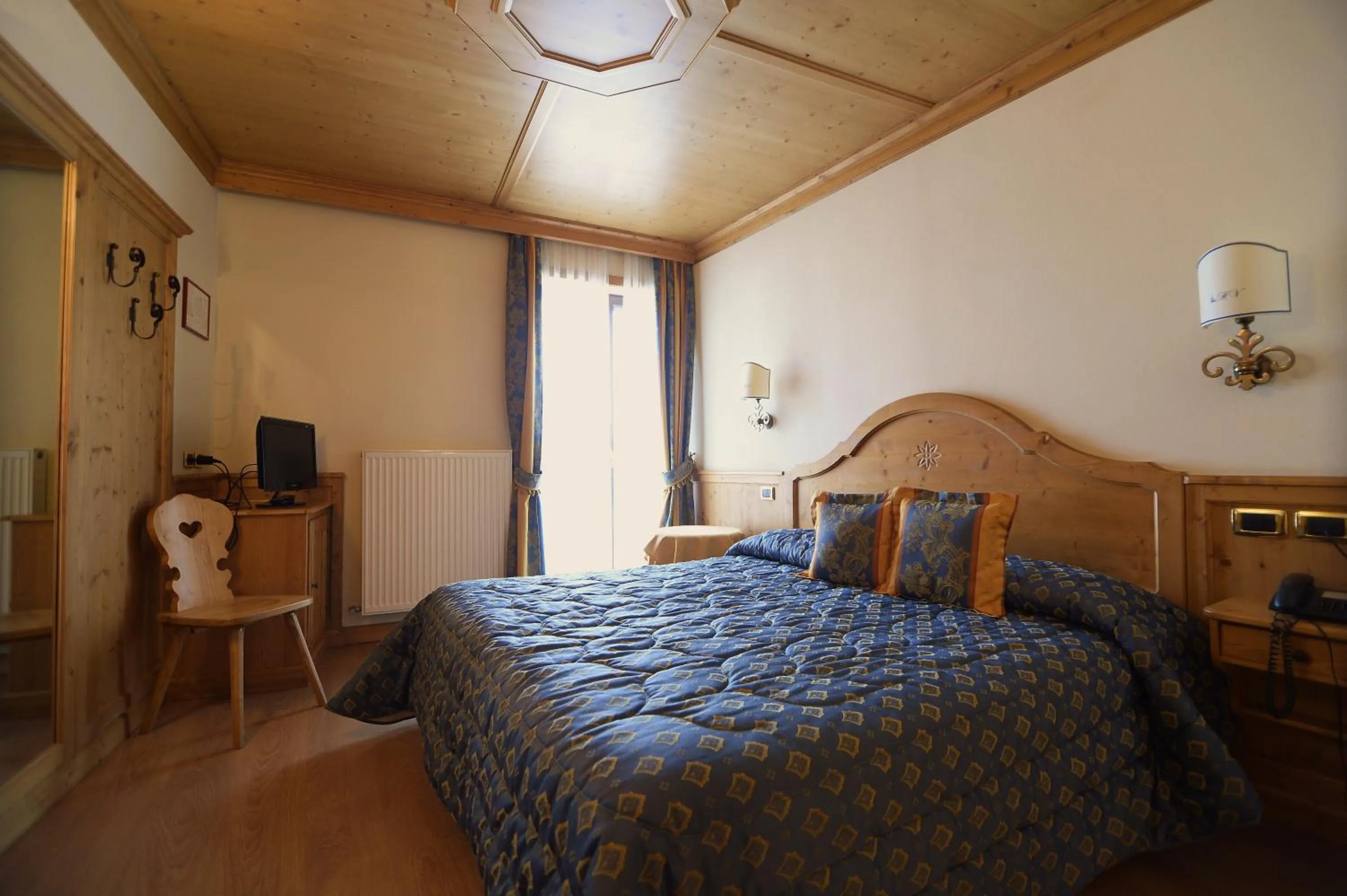 Bed in Albergo Valbella