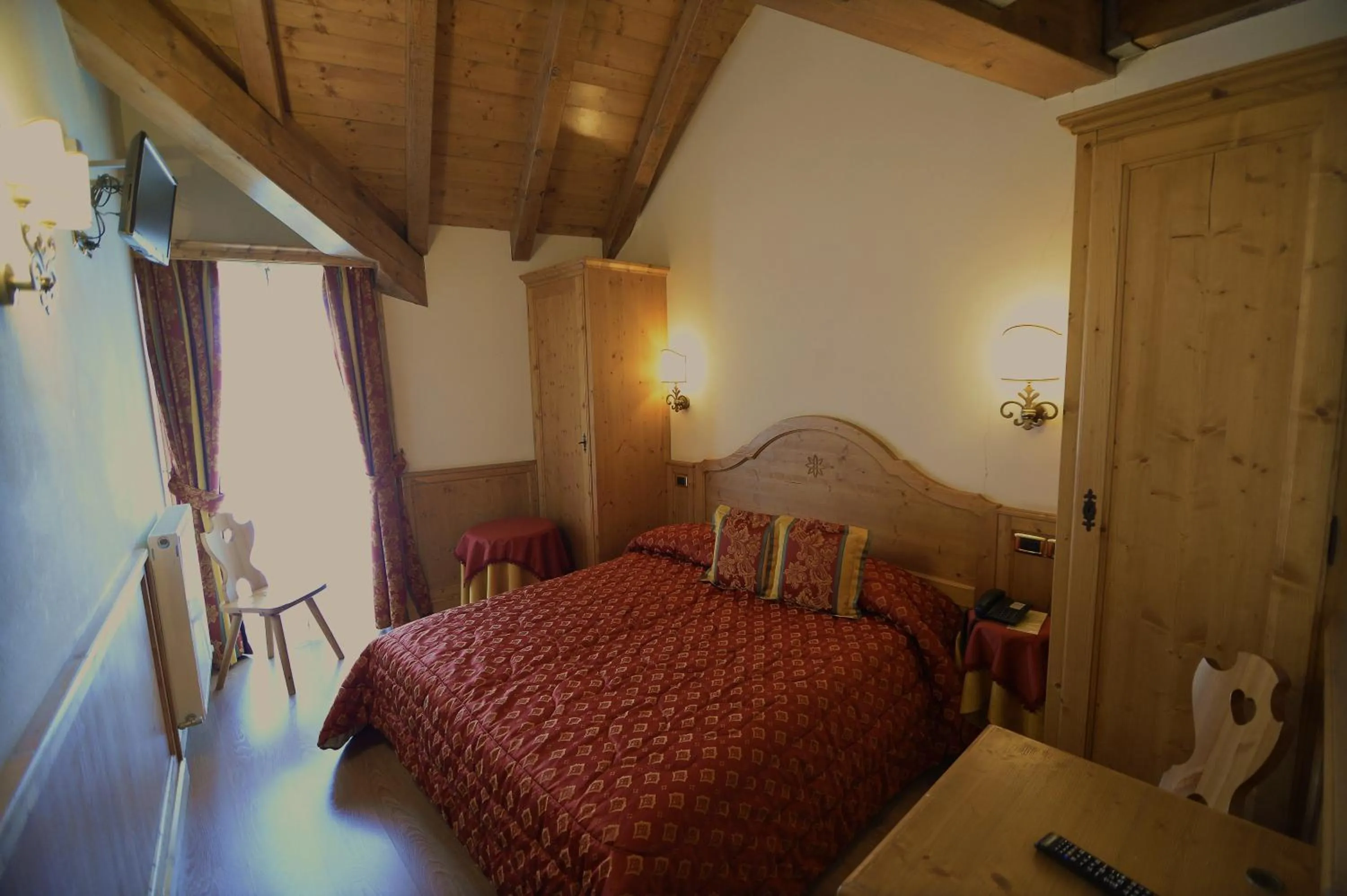 Bed in Albergo Valbella