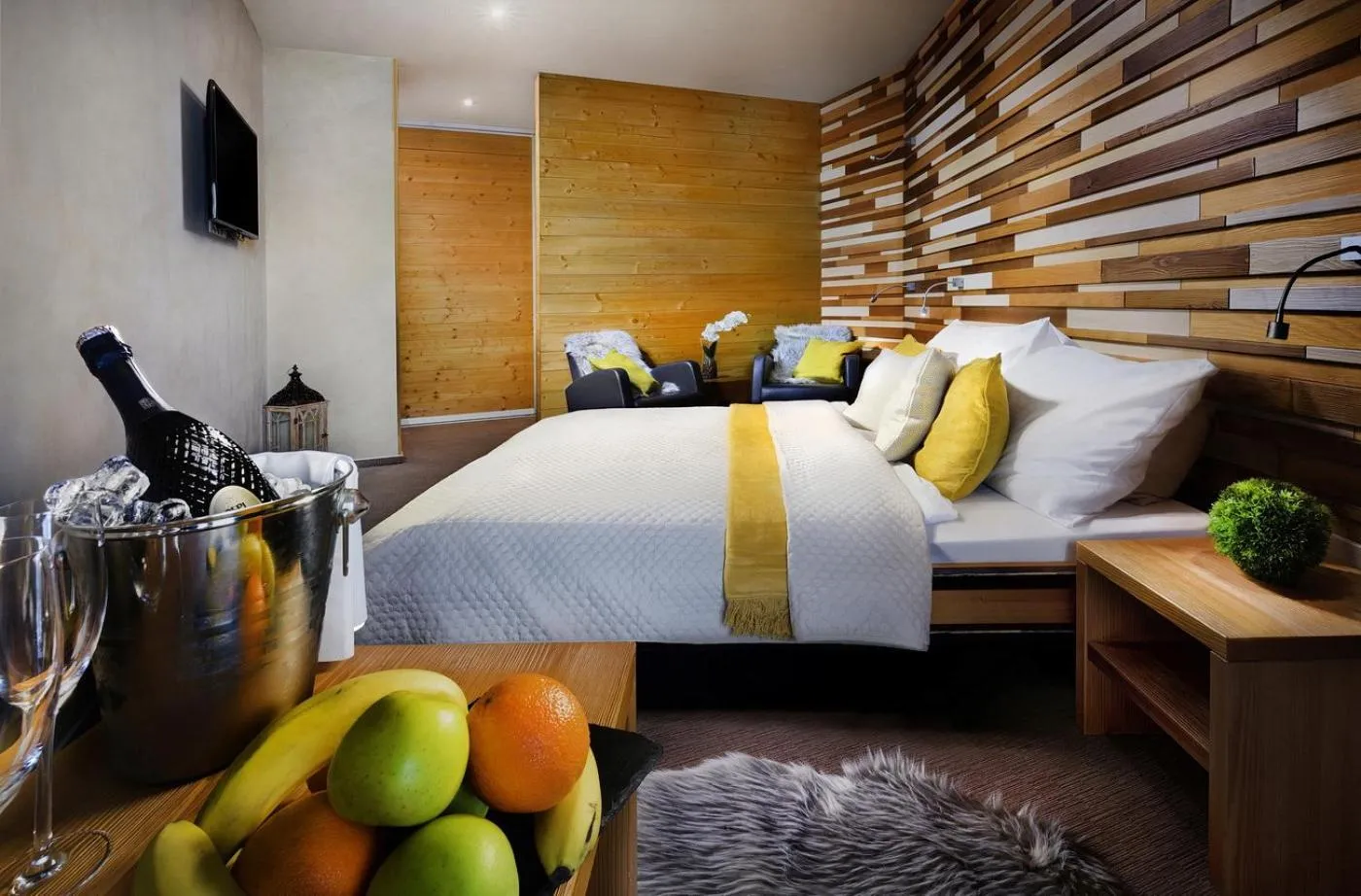 Photo of the whole room, Bed in Noc na Chopku, Rotunda