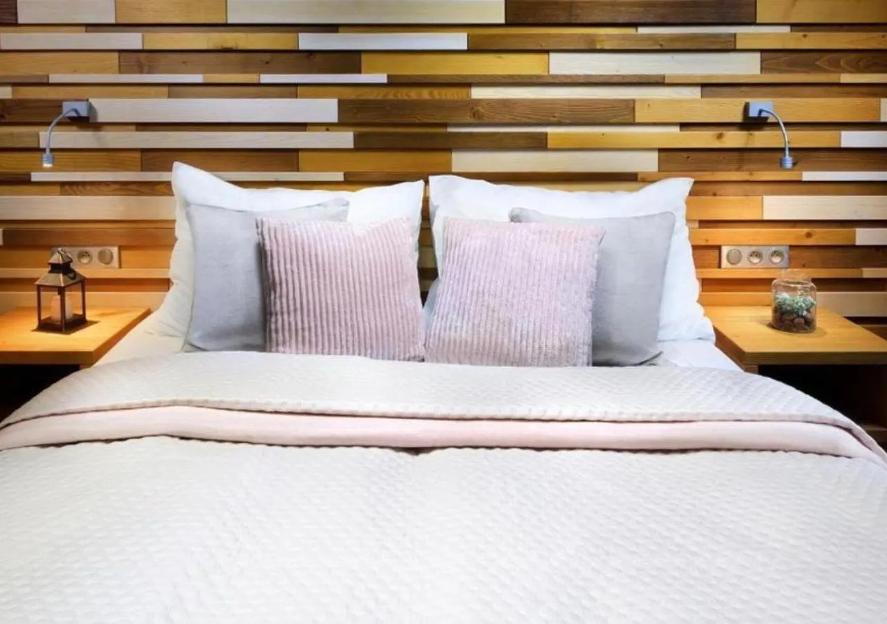 Bed in Noc na Chopku, Rotunda