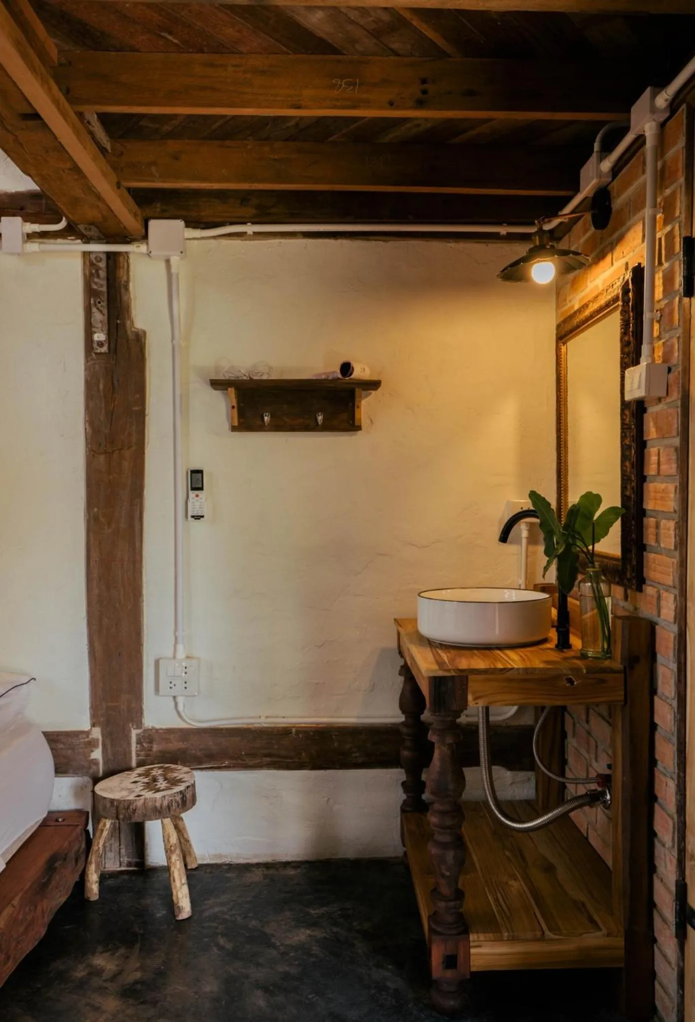 Bathroom in THE RIVER RUNS CHIANG KLANG