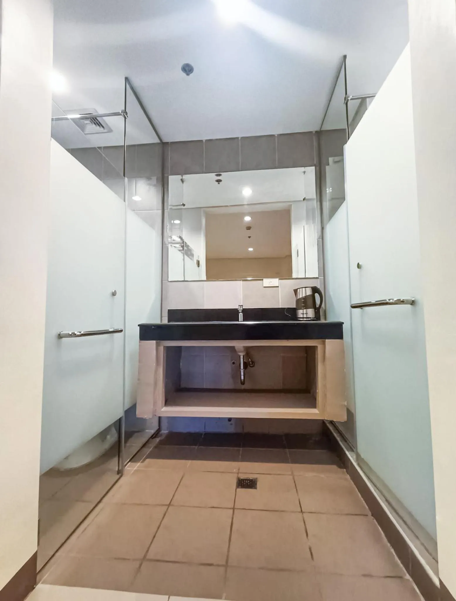 Kitchen or kitchenette in Kaizen Suites