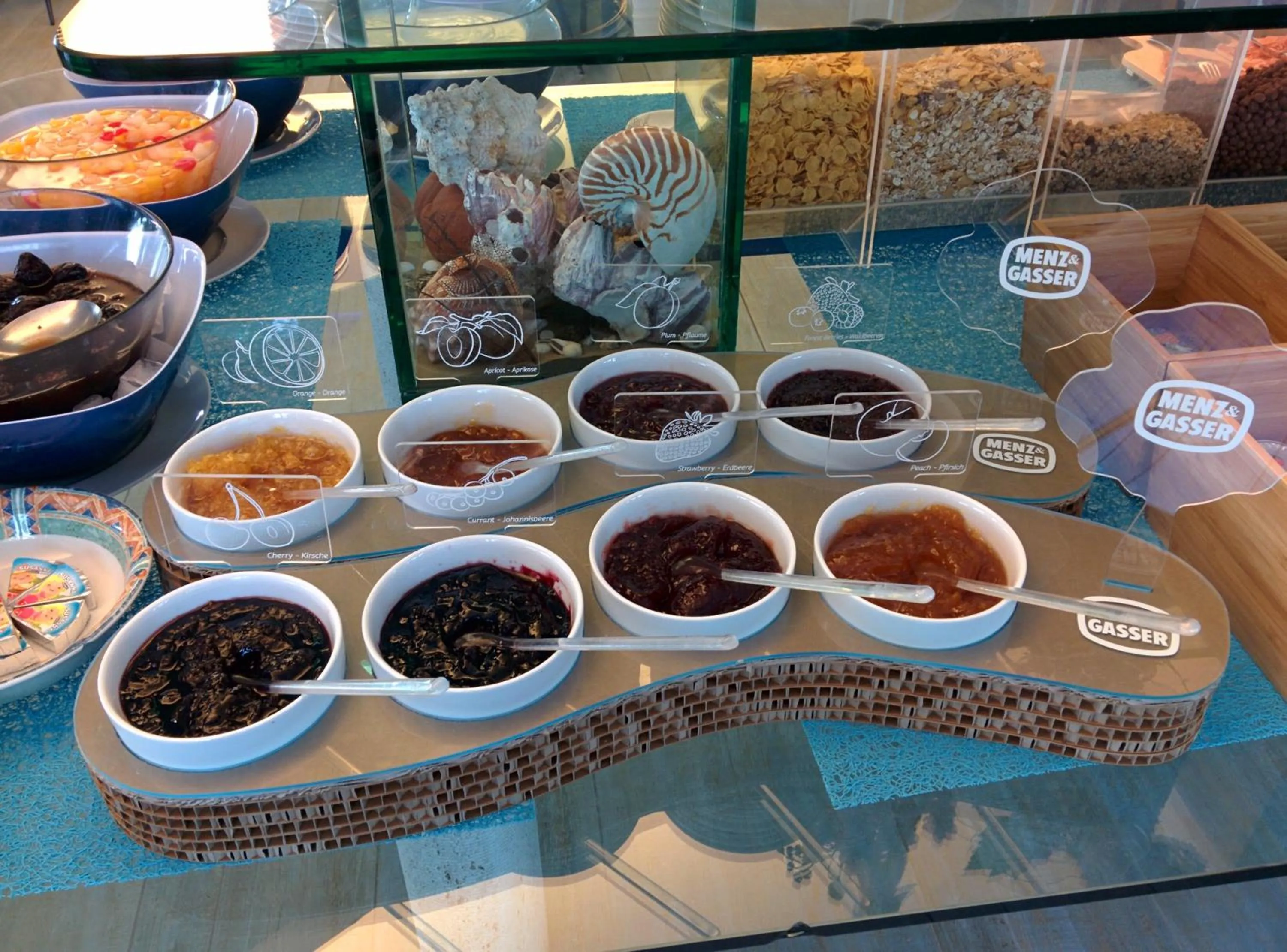 Restaurant/places to eat in Hotel Napoleon