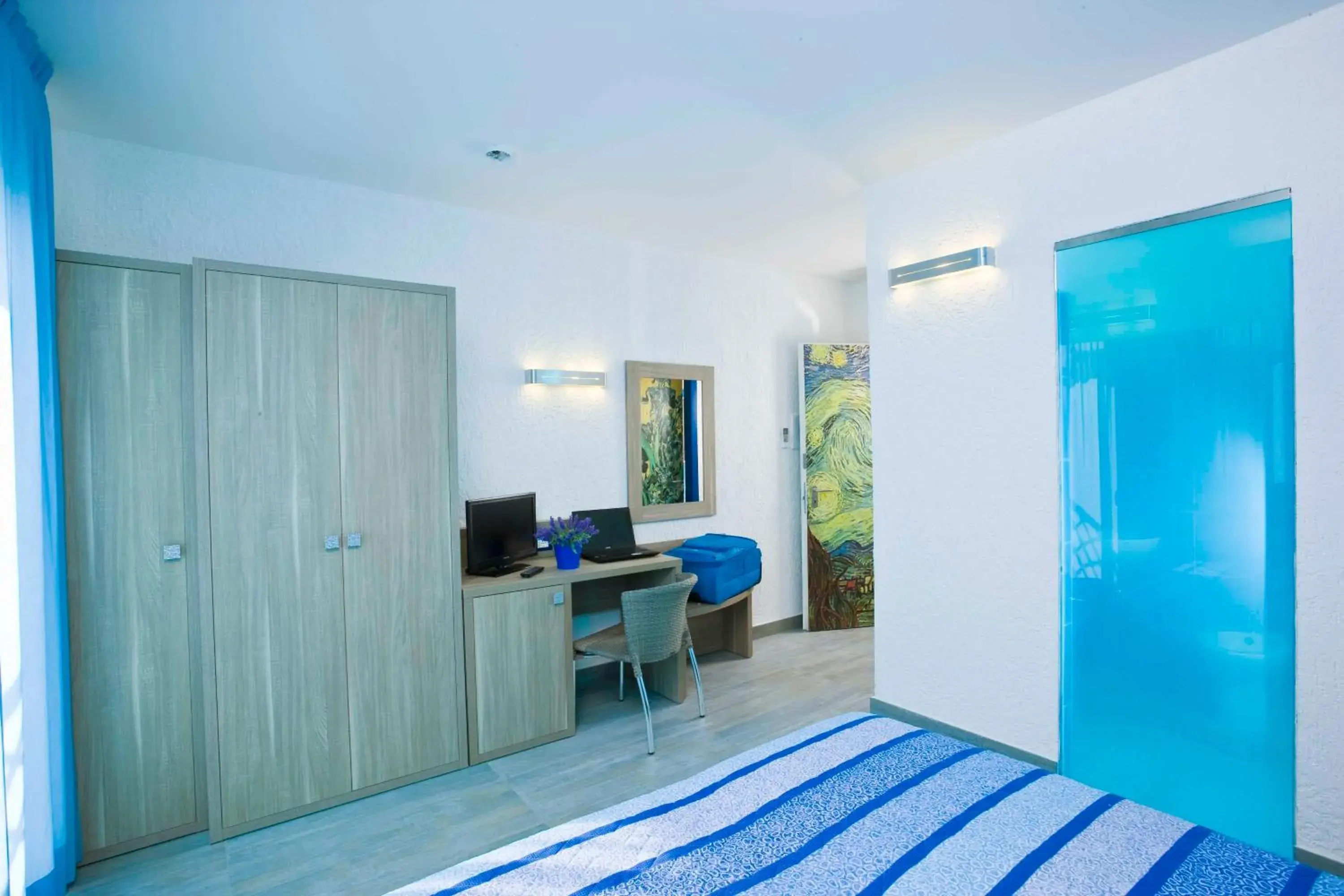 Double or Twin Room with Side Sea View - single occupancy in Hotel Napoleon Double or Twin Room with Side Sea View - single occupancy in Hotel Napoleon