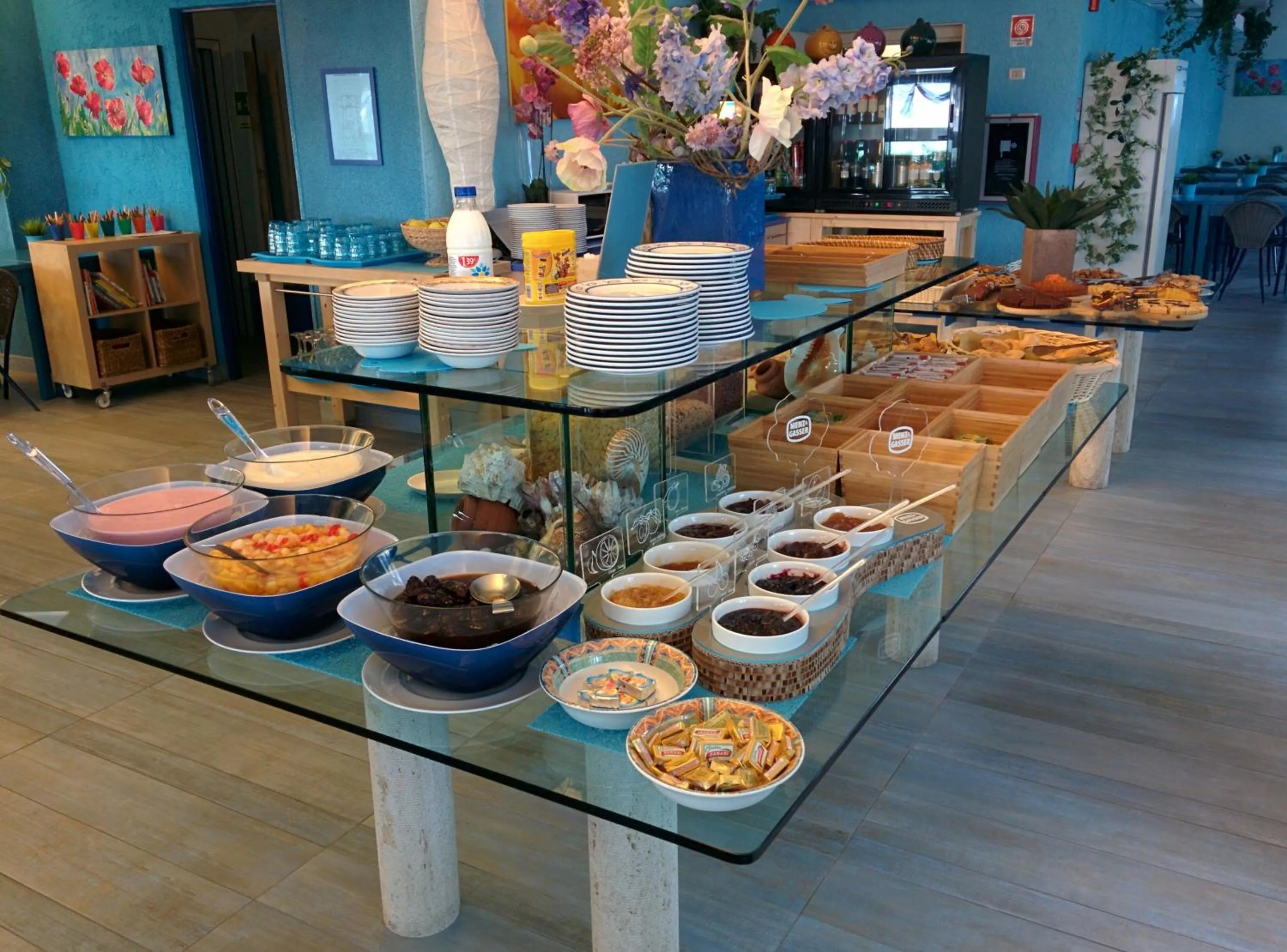 Restaurant/places to eat in Hotel Napoleon