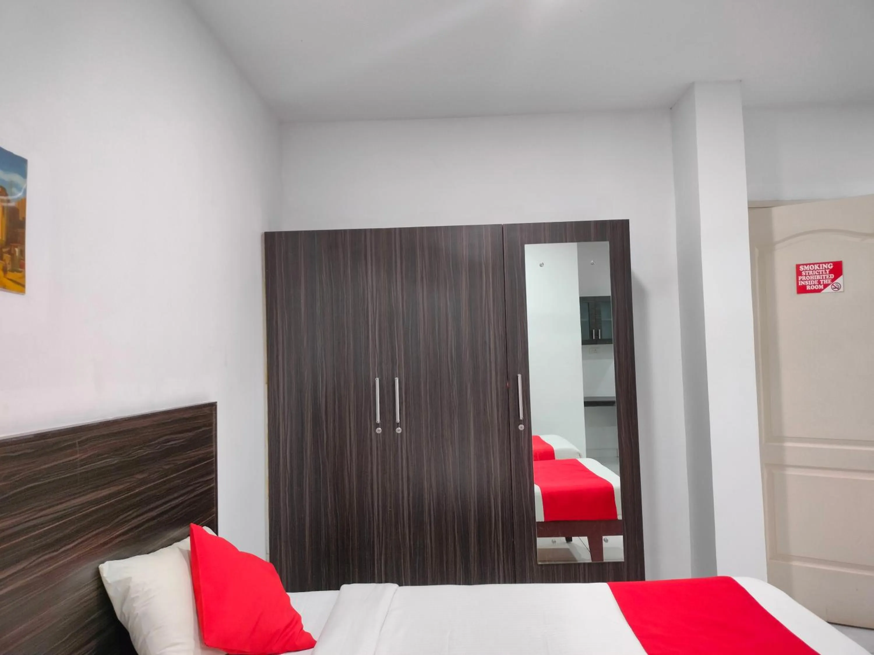 Bed in Kings Fort Rooms Thrippunithura