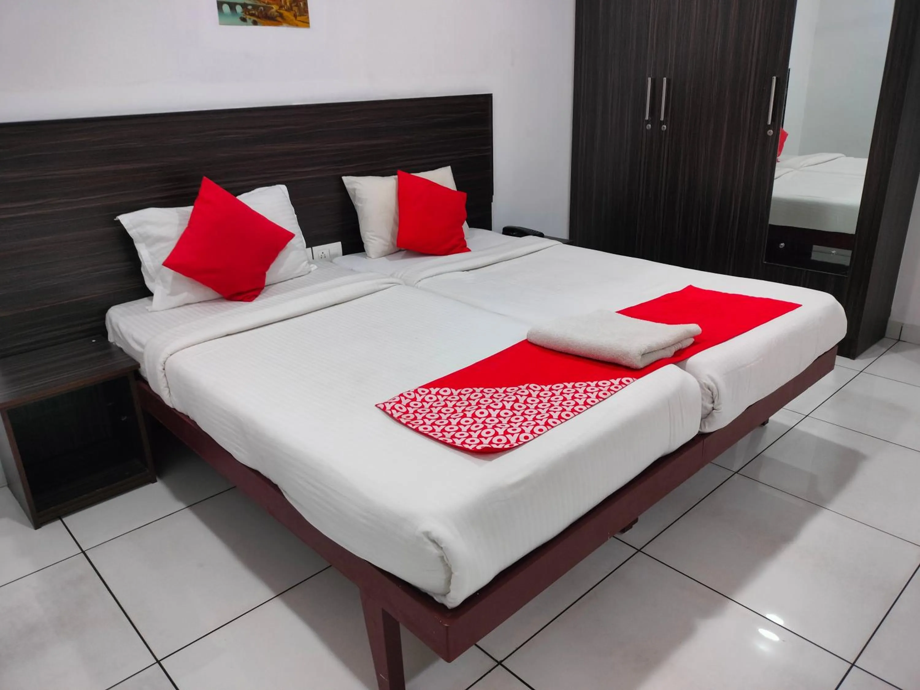 Bed in Kings Fort Rooms Thrippunithura