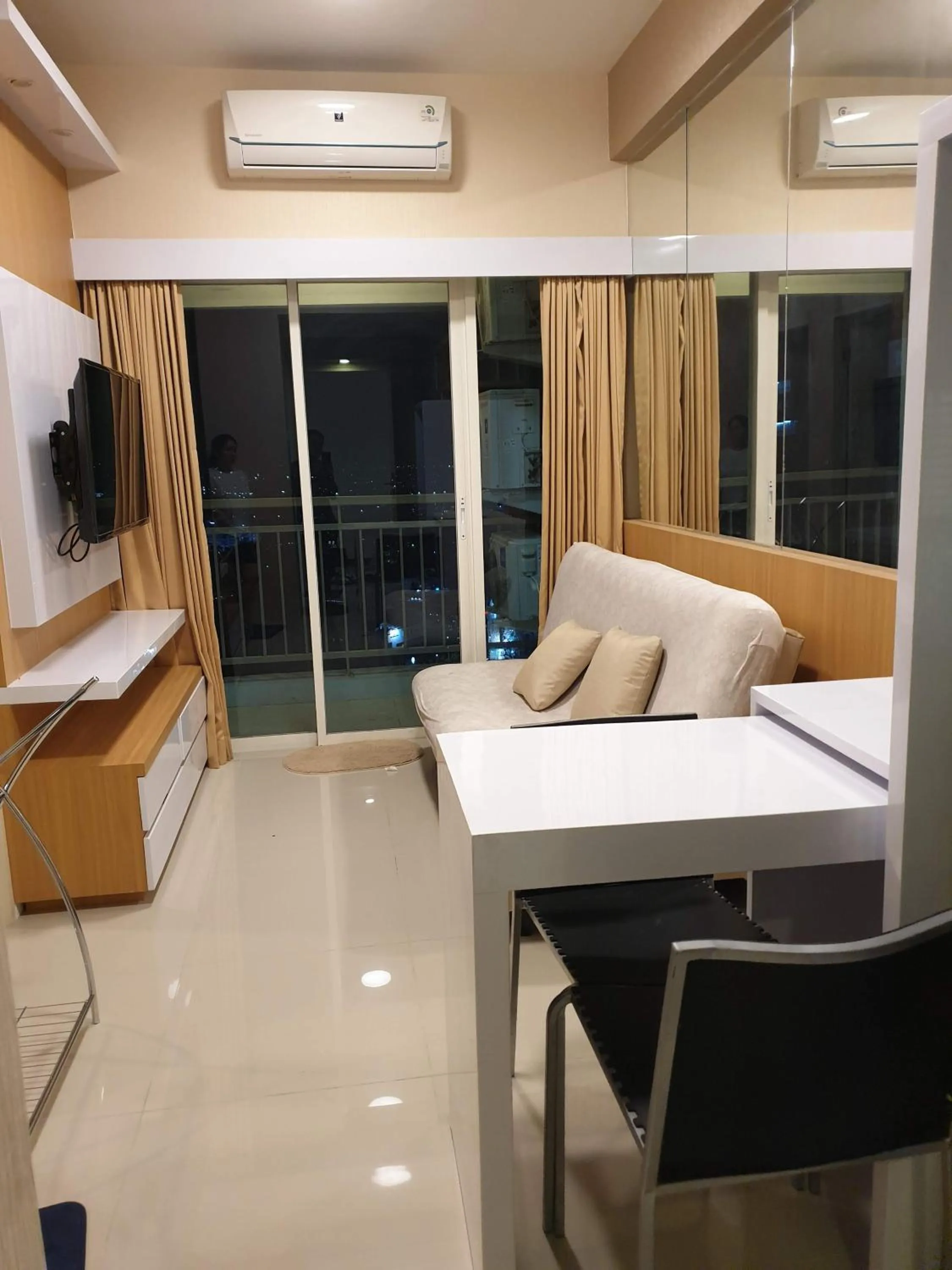 Cosmy Tanglin Apartment