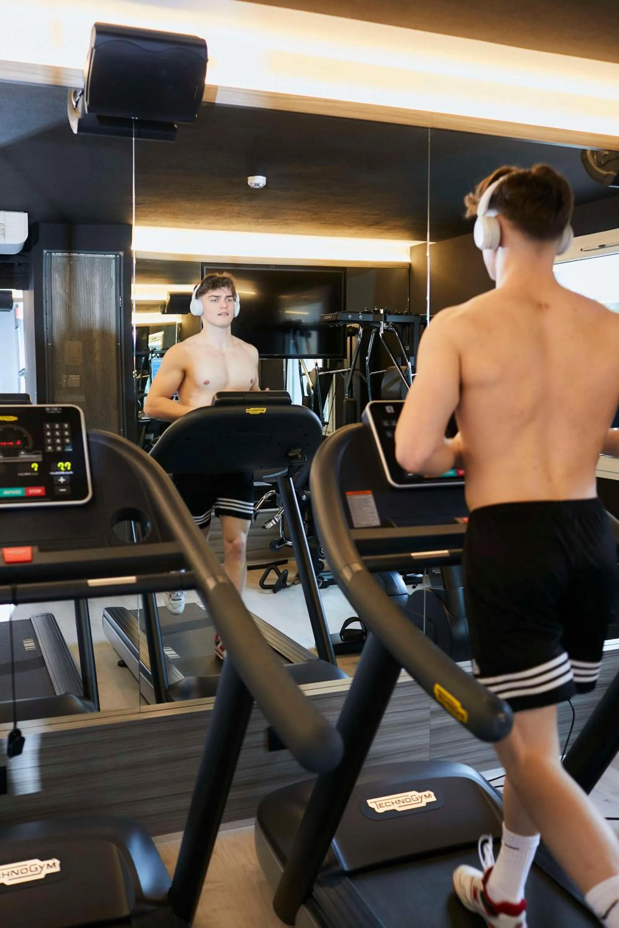 Fitness centre/facilities in The Aries Hotel