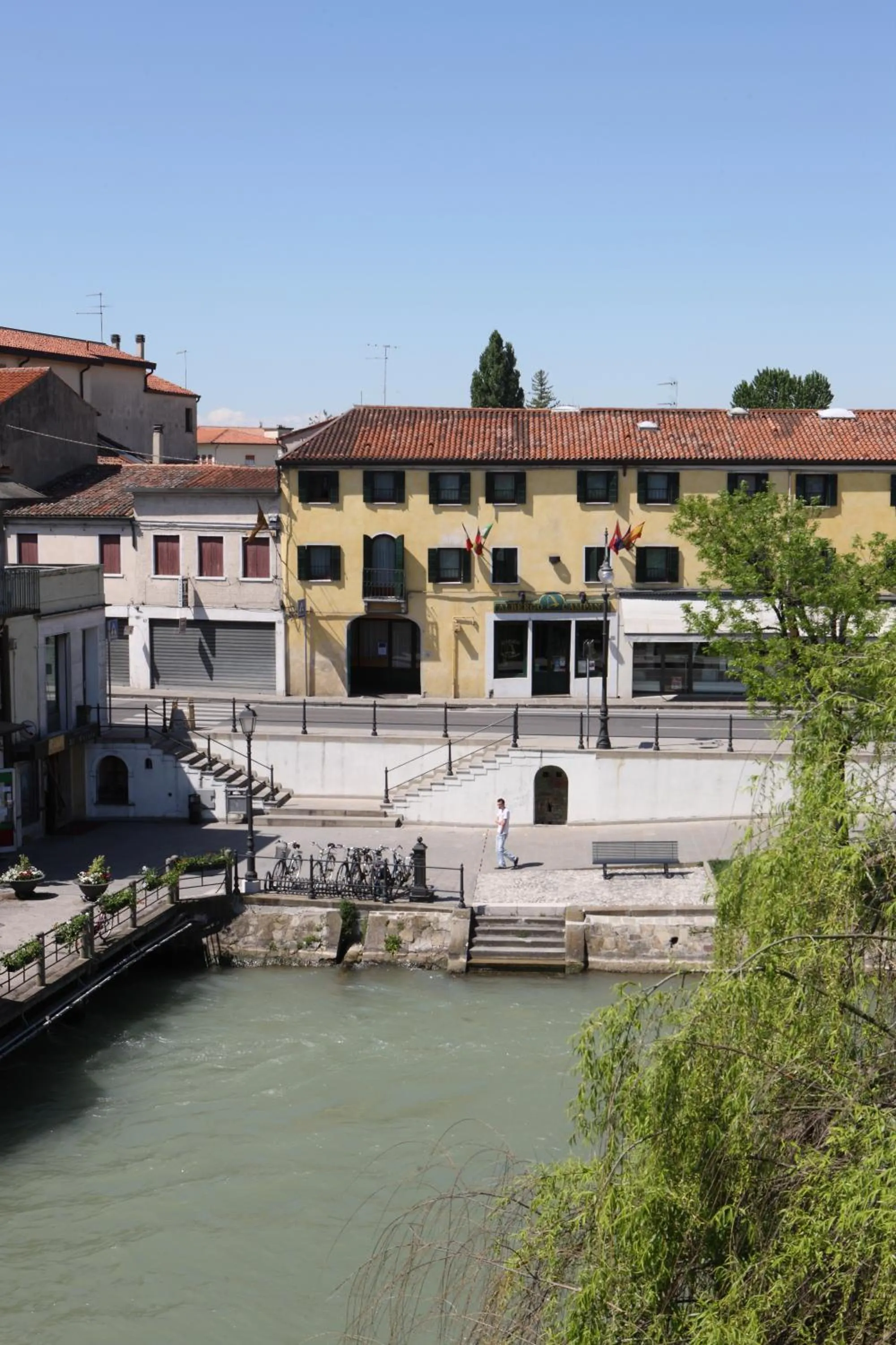 Property building in Albergo Alla Campana