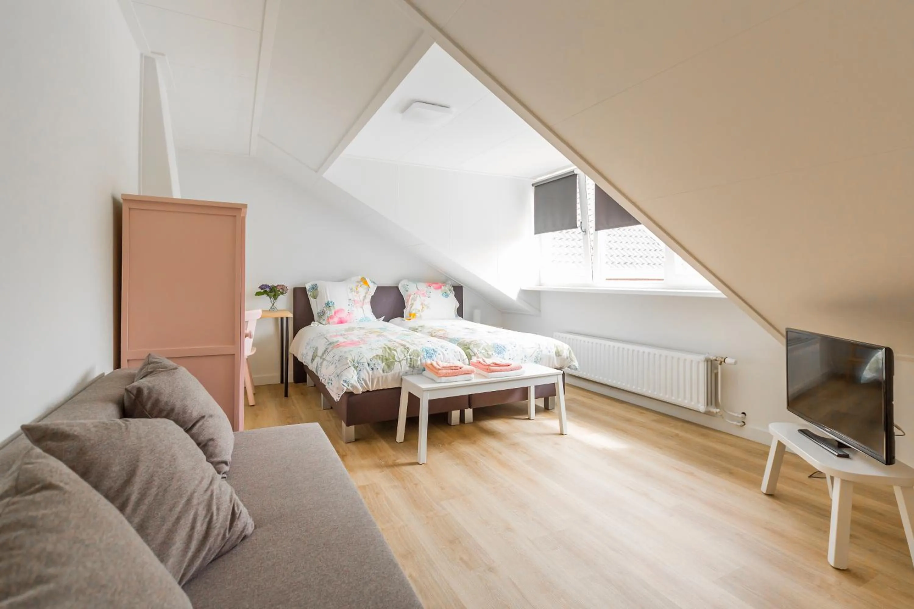 Photo of the whole room, Bed in Bij Jans