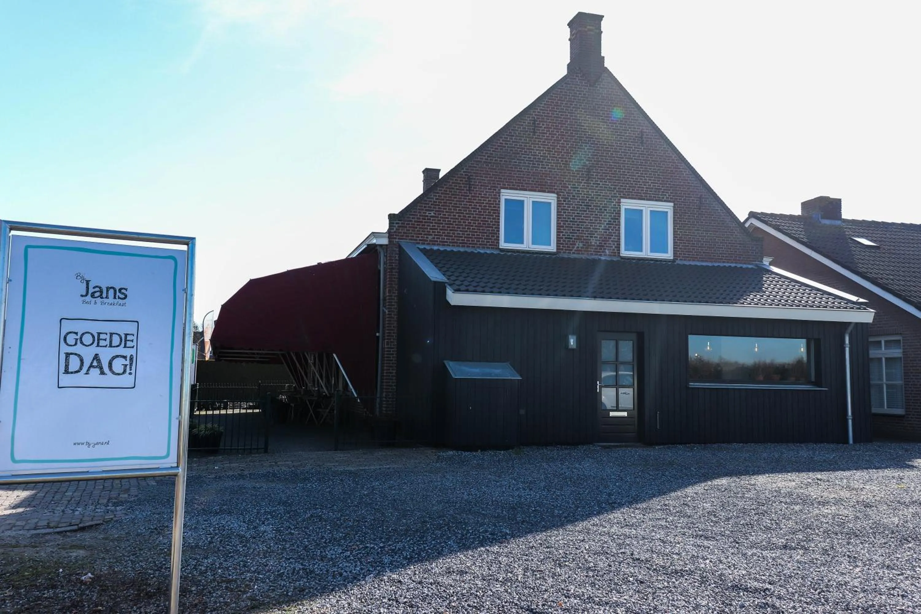 Facade/entrance in Bij Jans