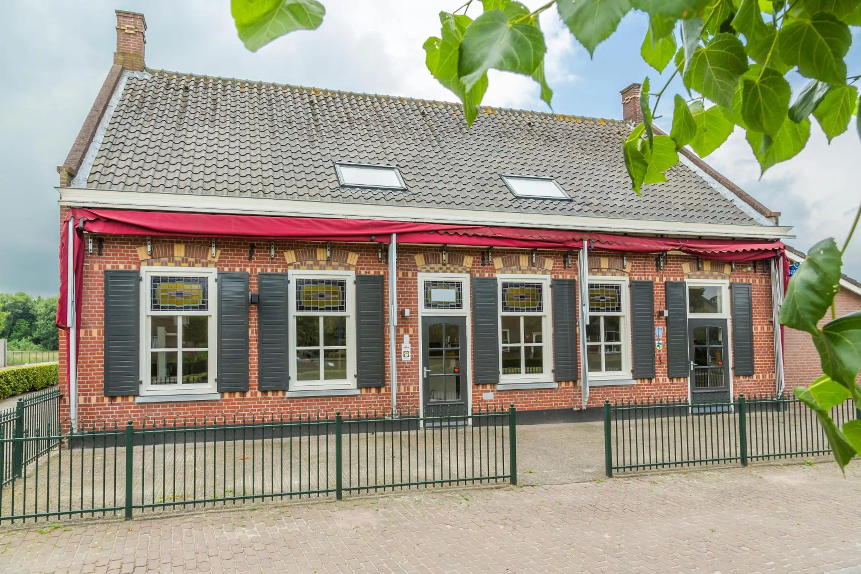 Facade/entrance in Bij Jans