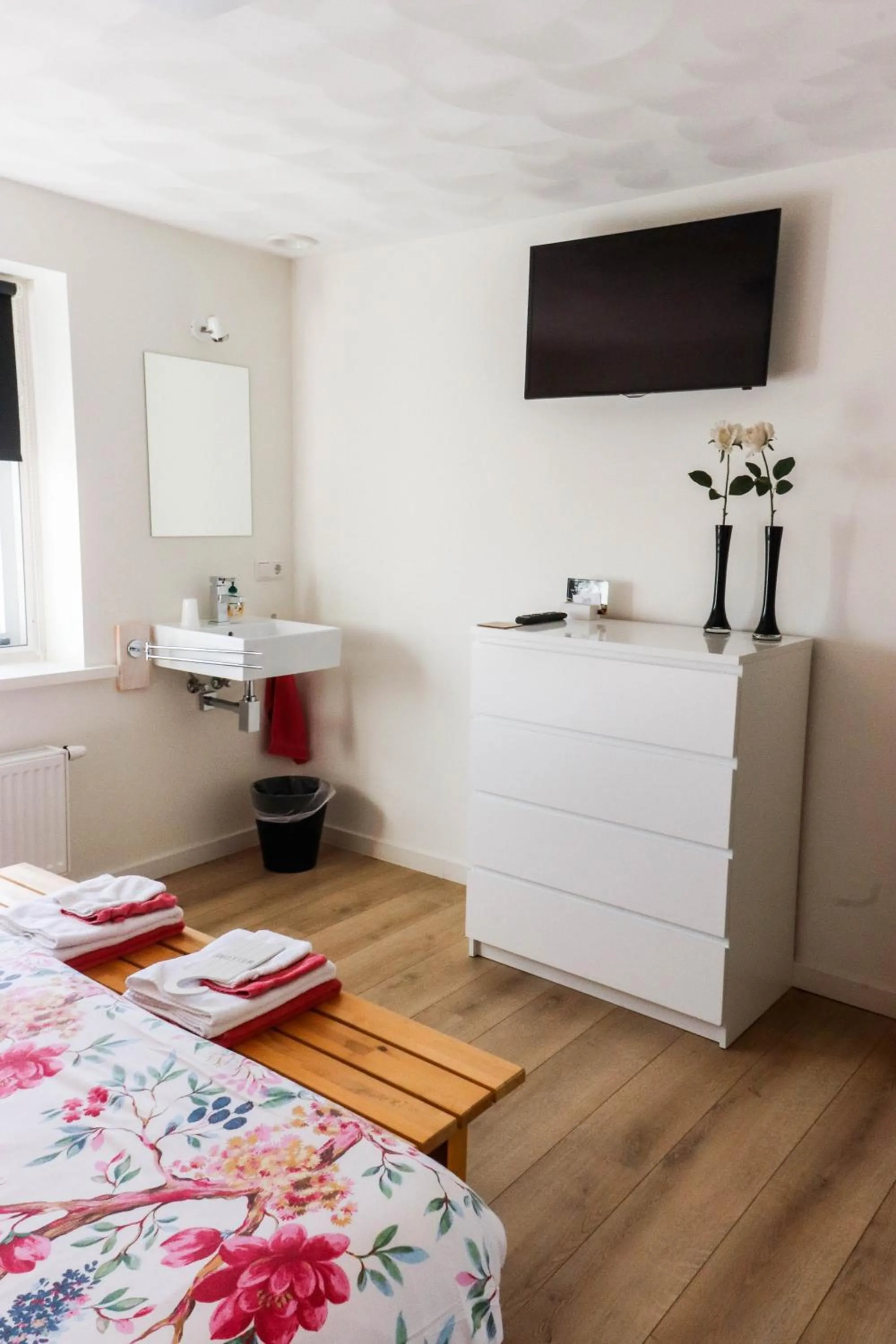 Bedroom, Bed in Bij Jans