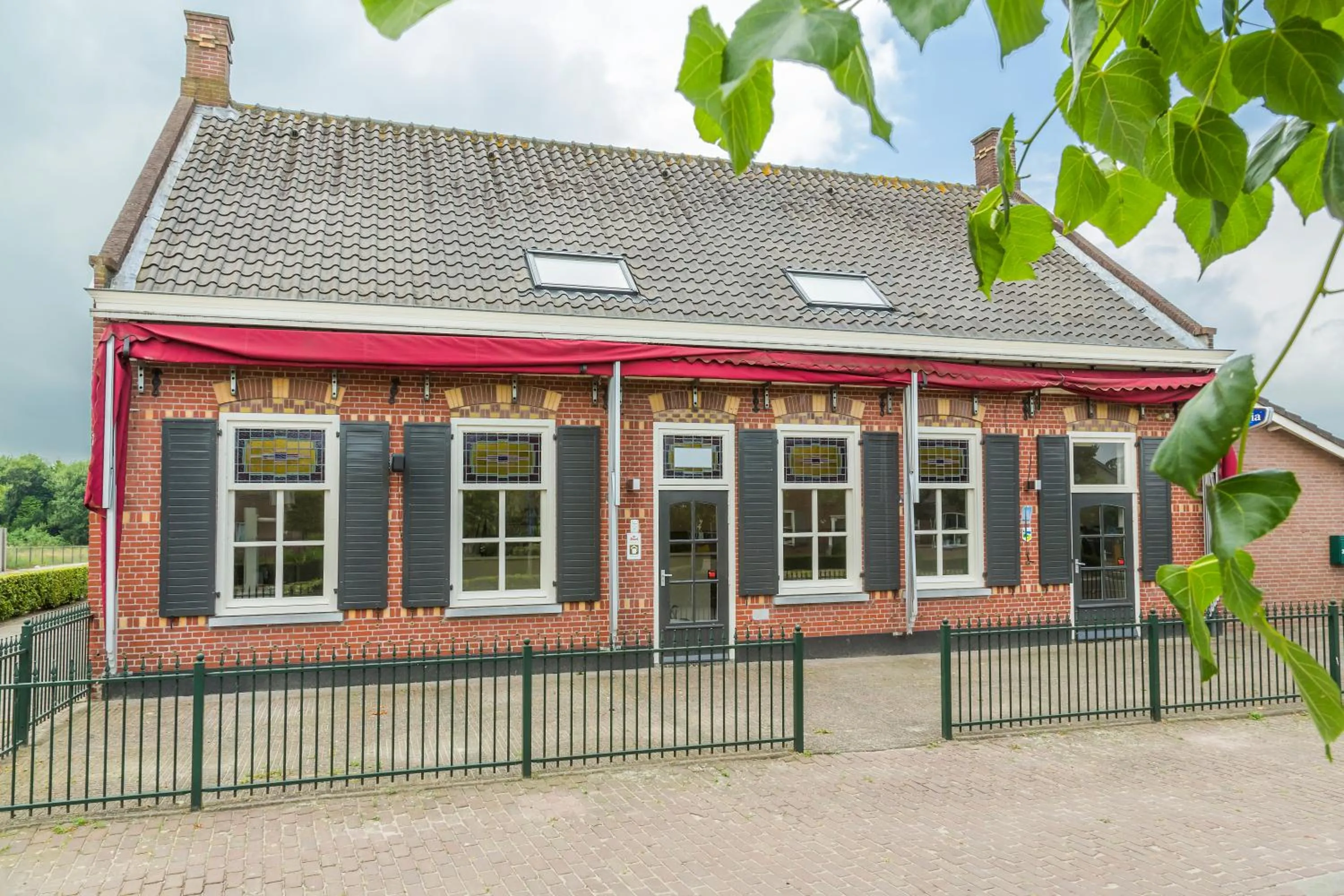 Facade/entrance in Bij Jans