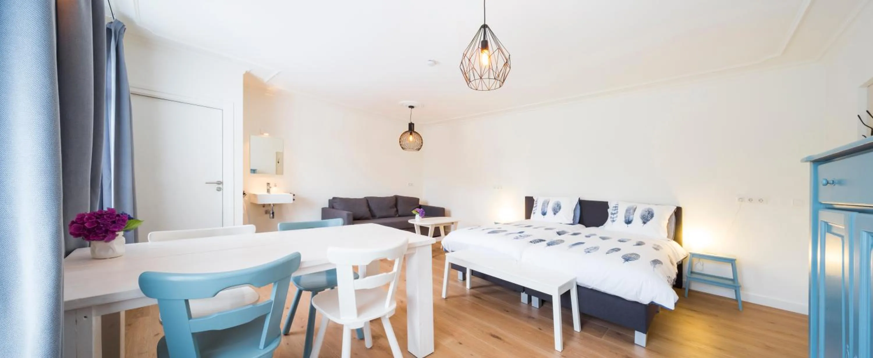 Photo of the whole room, Bed in Bij Jans