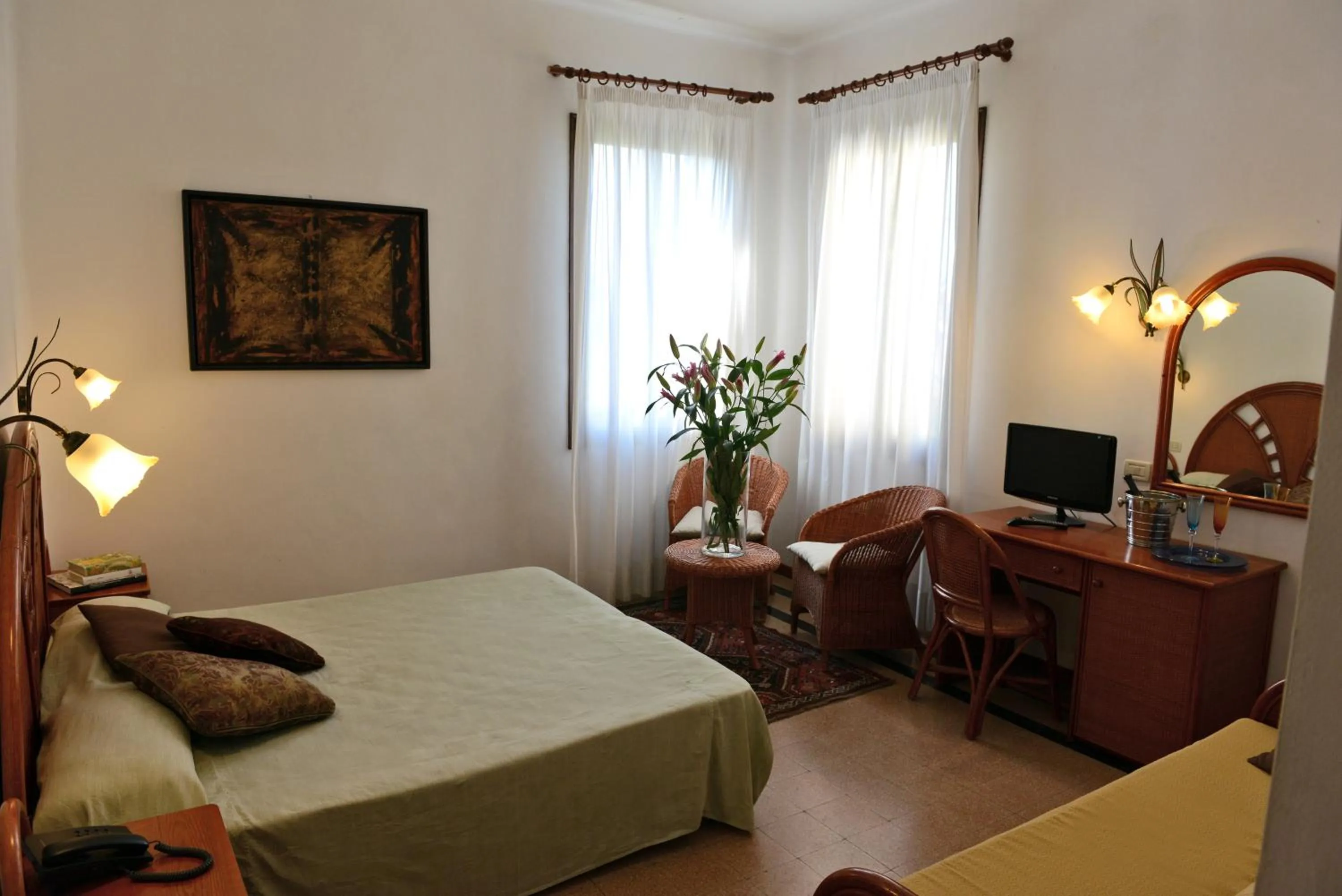Photo of the whole room, Bed in Hotel Villa Orio & Beatrice