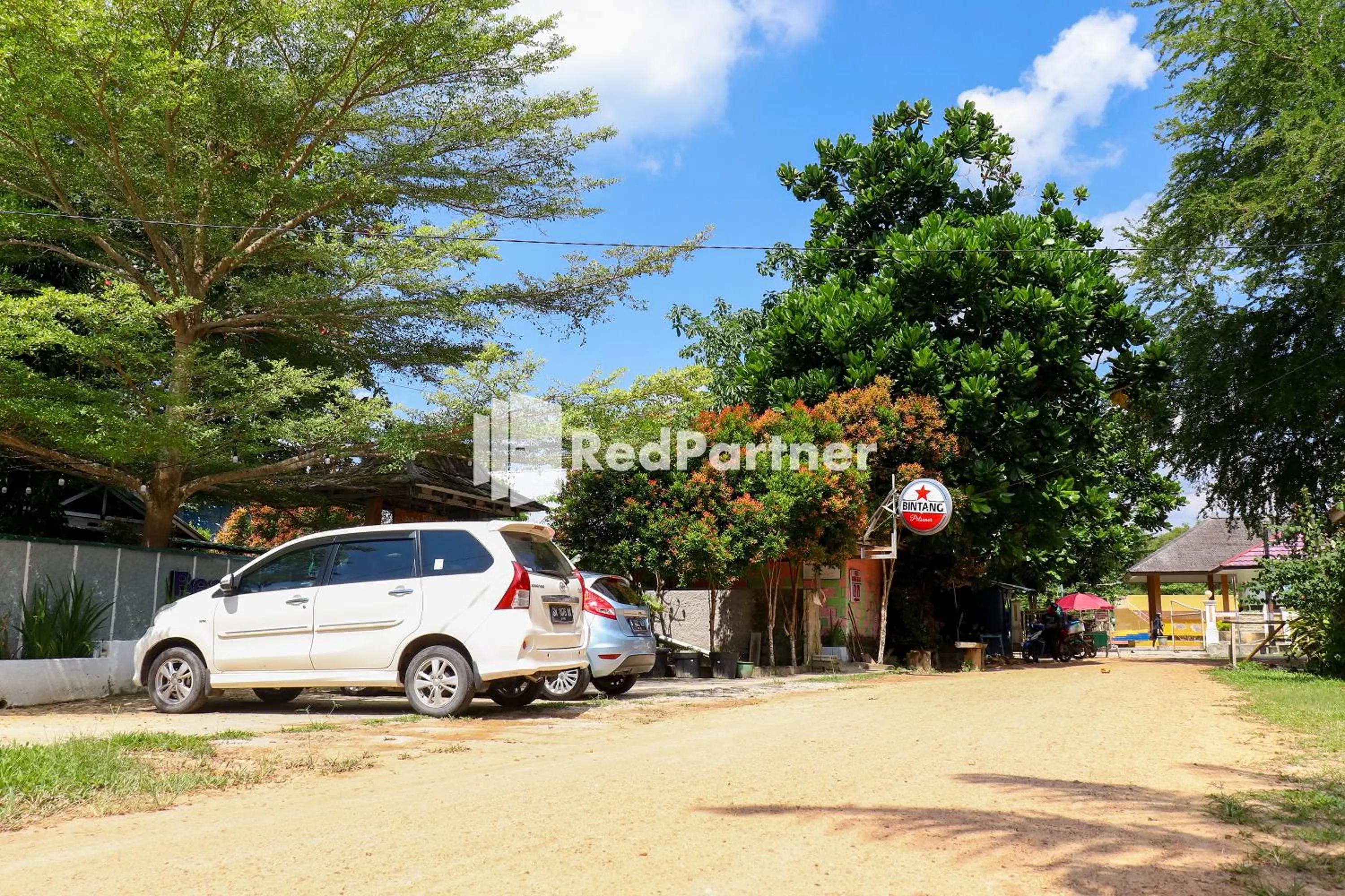 Property building in Sahabat Pantai Guest House Mitra RedDoorz