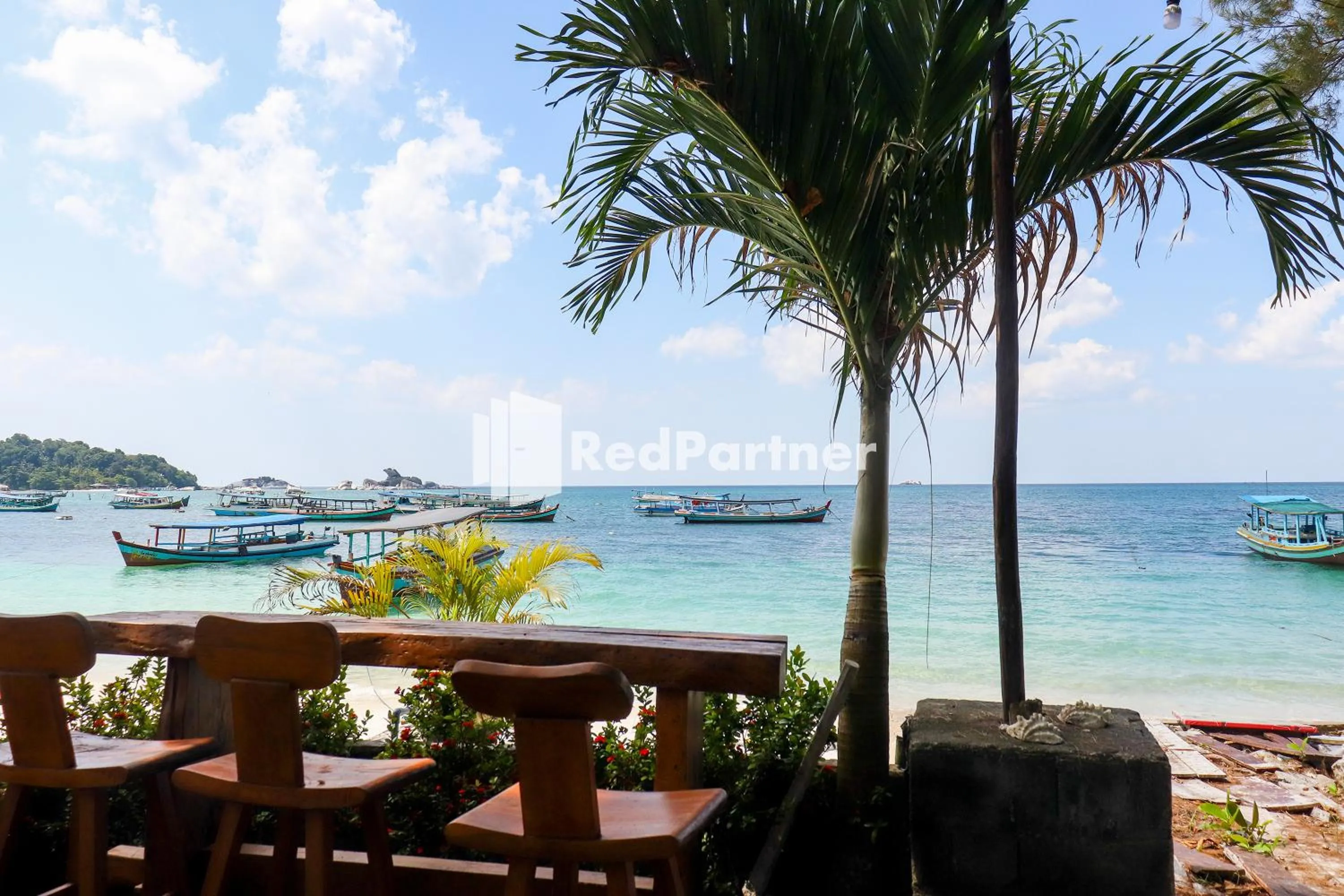 Restaurant/places to eat in Sahabat Pantai Guest House Mitra RedDoorz