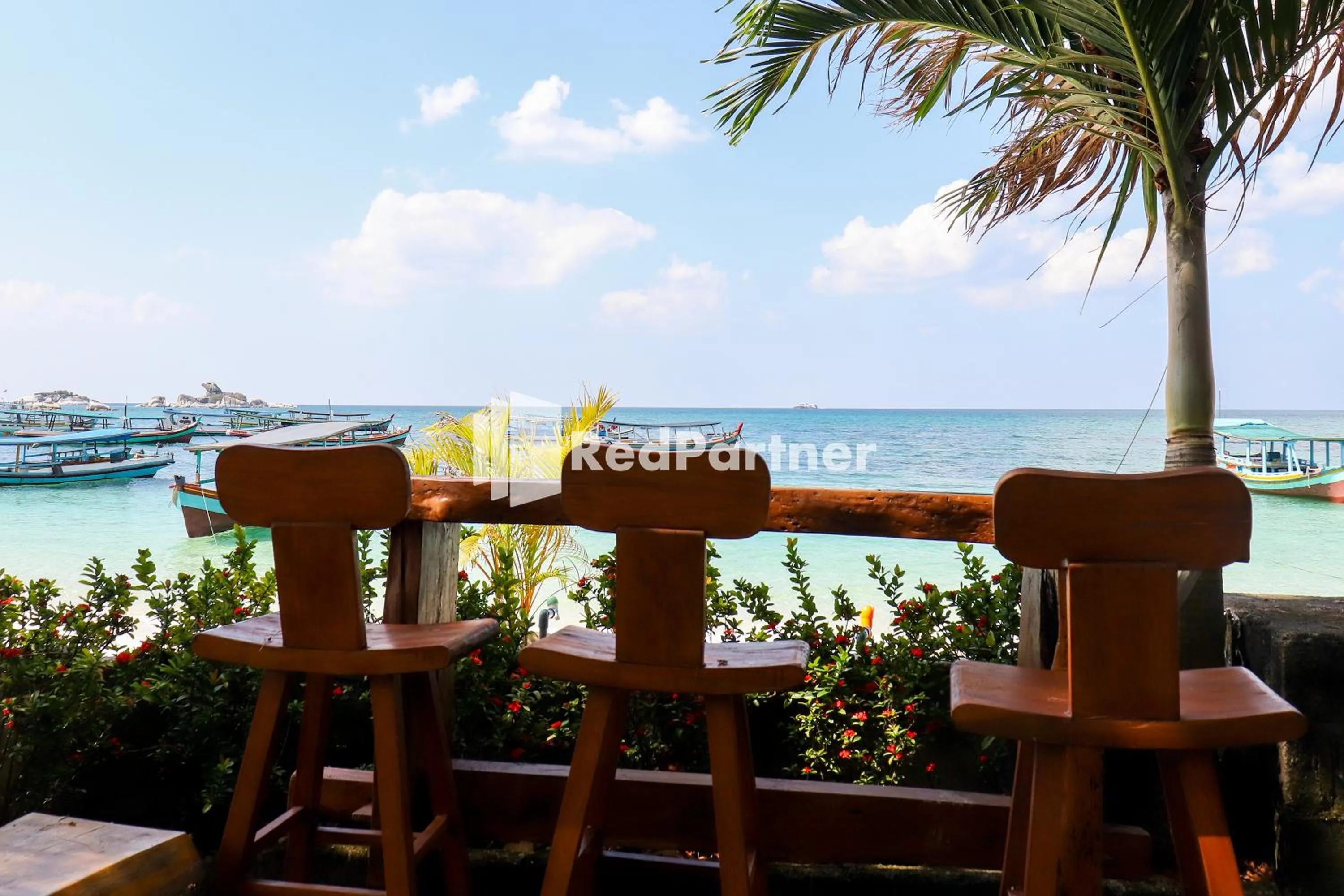 Restaurant/places to eat in Sahabat Pantai Guest House Mitra RedDoorz