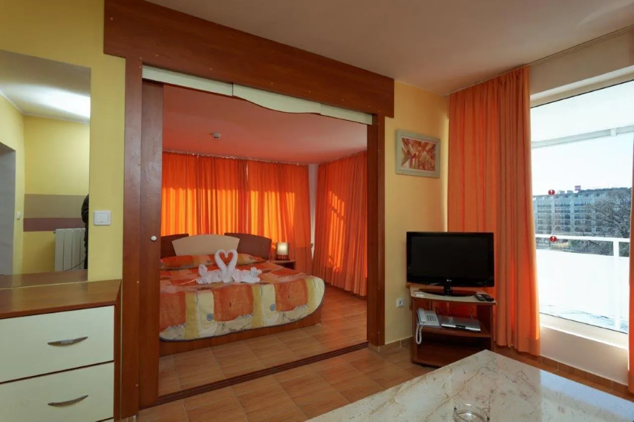 Photo of the whole room, Bed in Hotel Pliska All inclusive