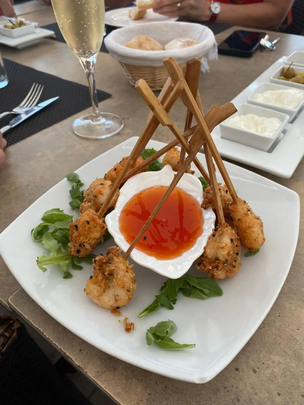 Restaurant/places to eat in Bennoc Petit Hotel