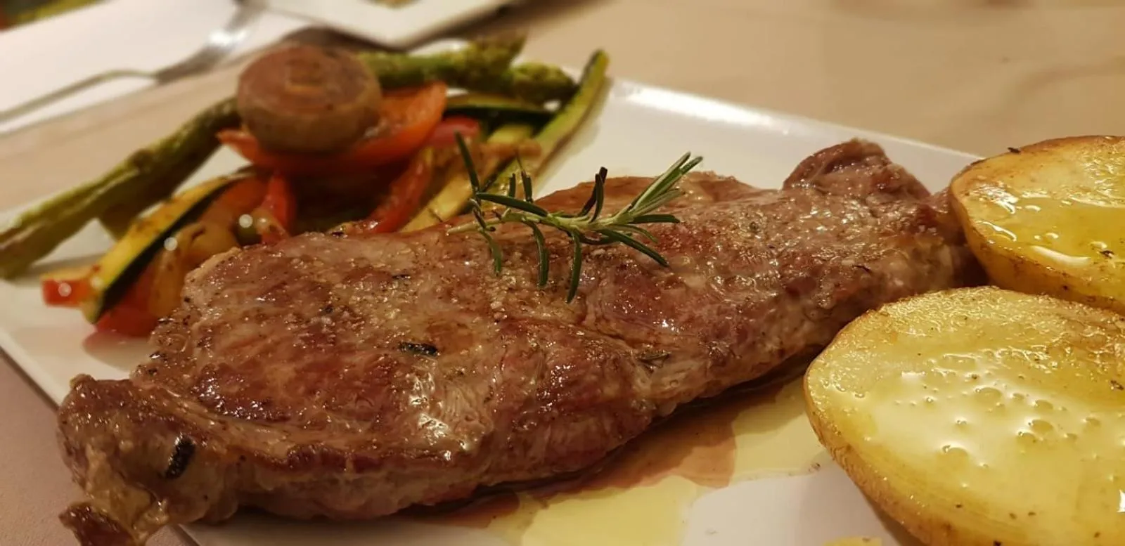 Food in Bennoc Petit Hotel