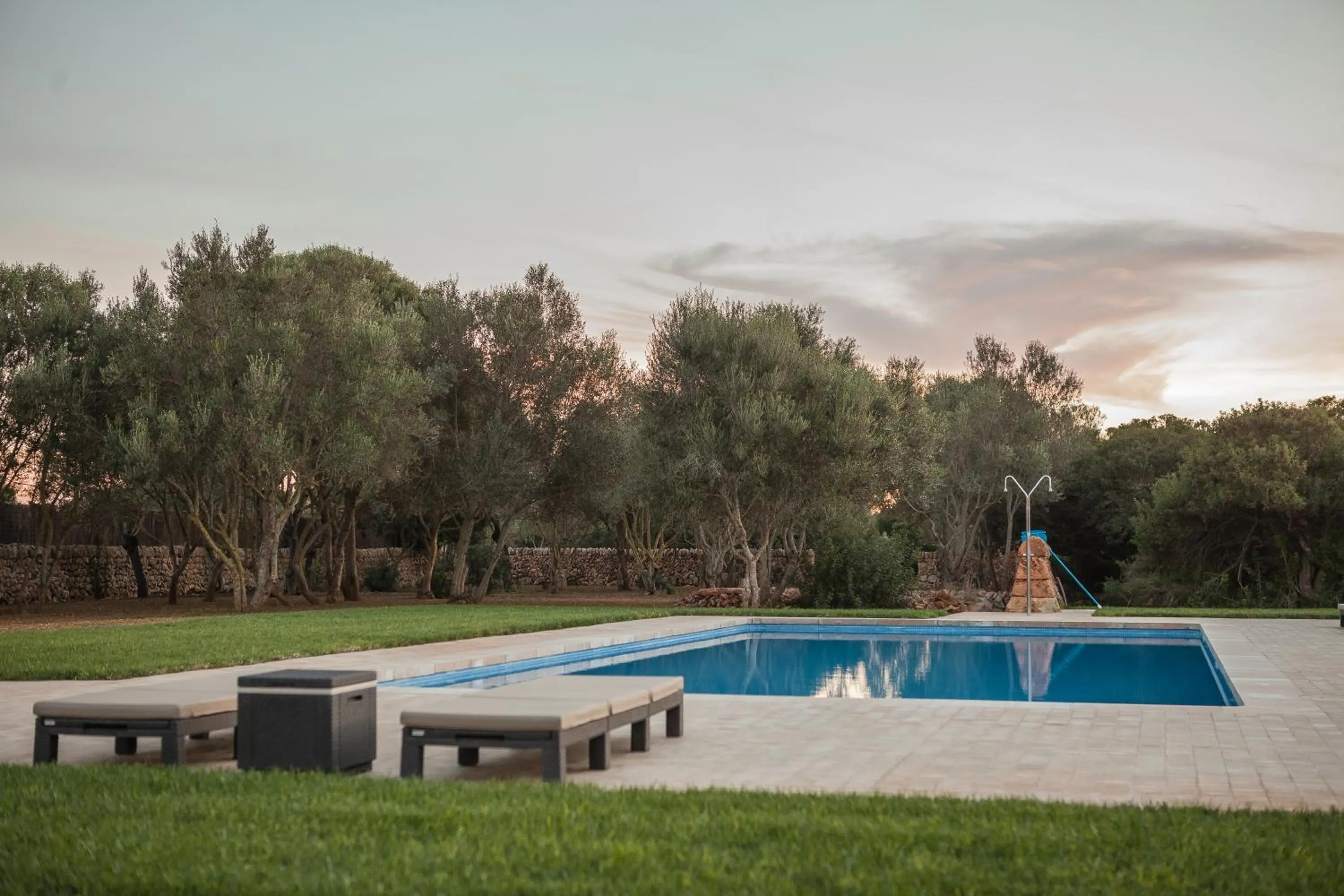 Swimming pool in Bennoc Petit Hotel