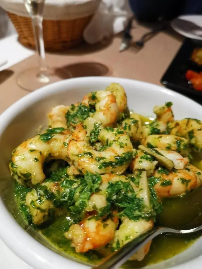 Restaurant/places to eat in Bennoc Petit Hotel