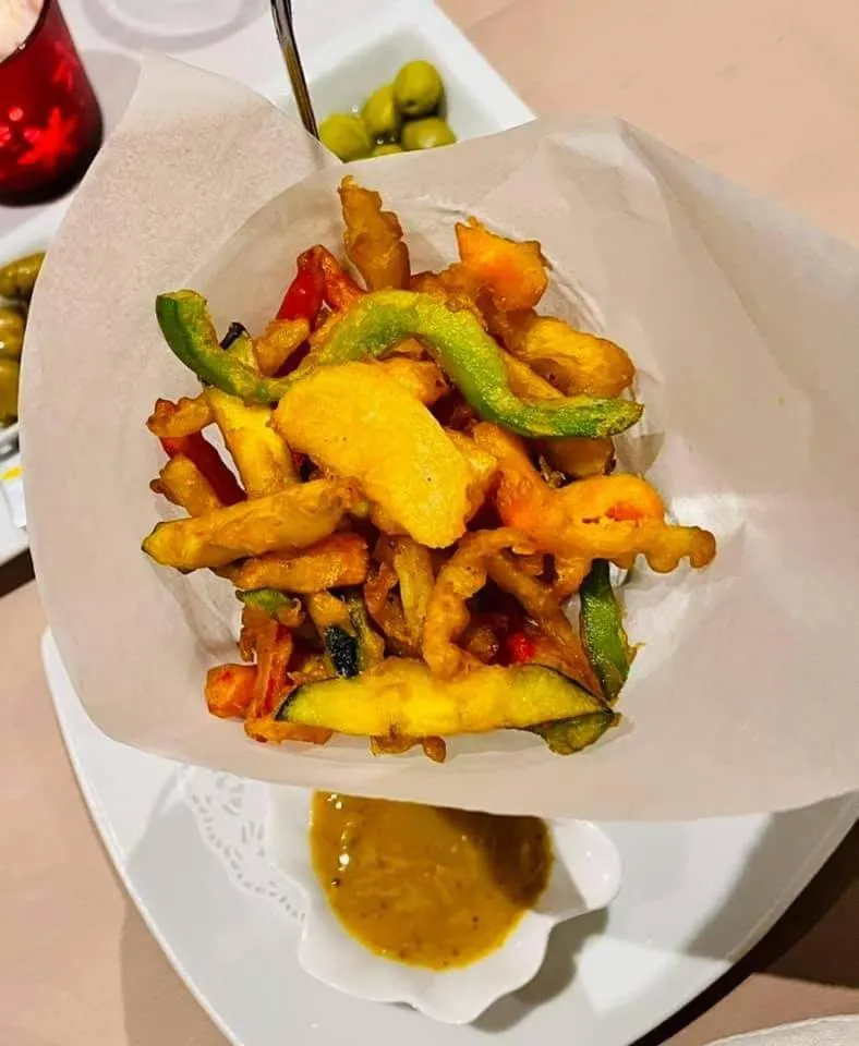 Restaurant/places to eat in Bennoc Petit Hotel