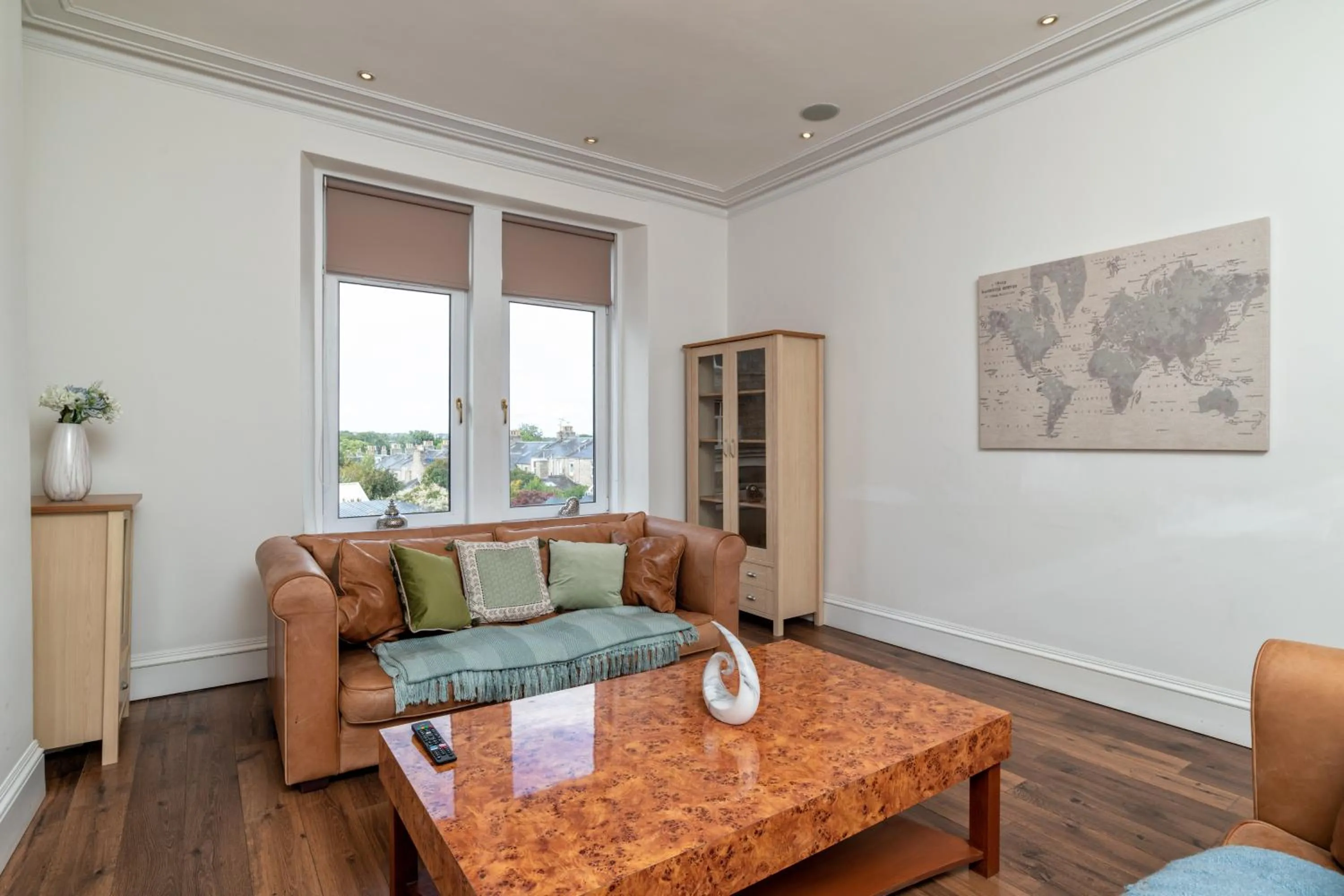 Spacious 5-Bedroom Townhouse in the West-End