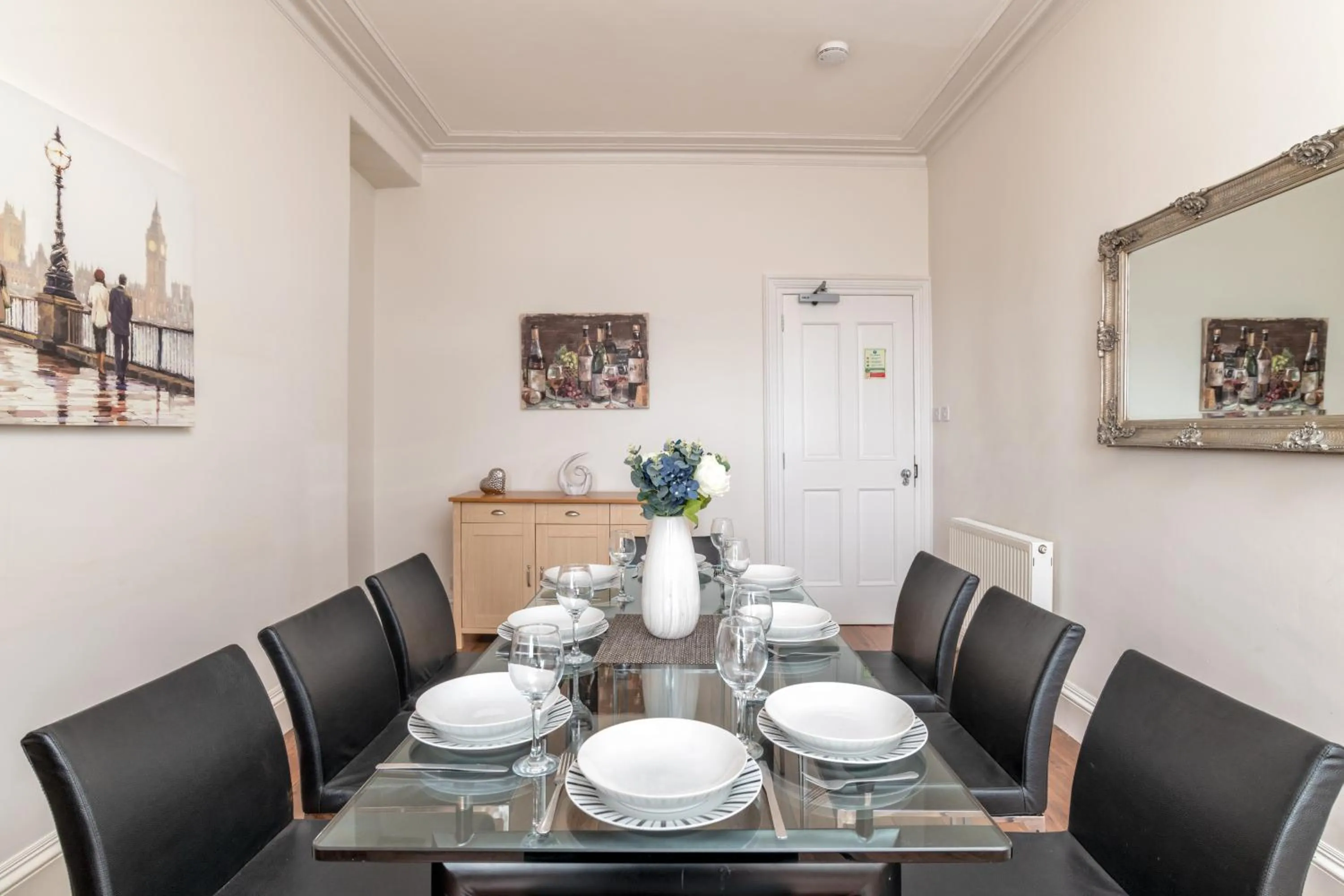 Spacious 5-Bedroom Townhouse in the West-End