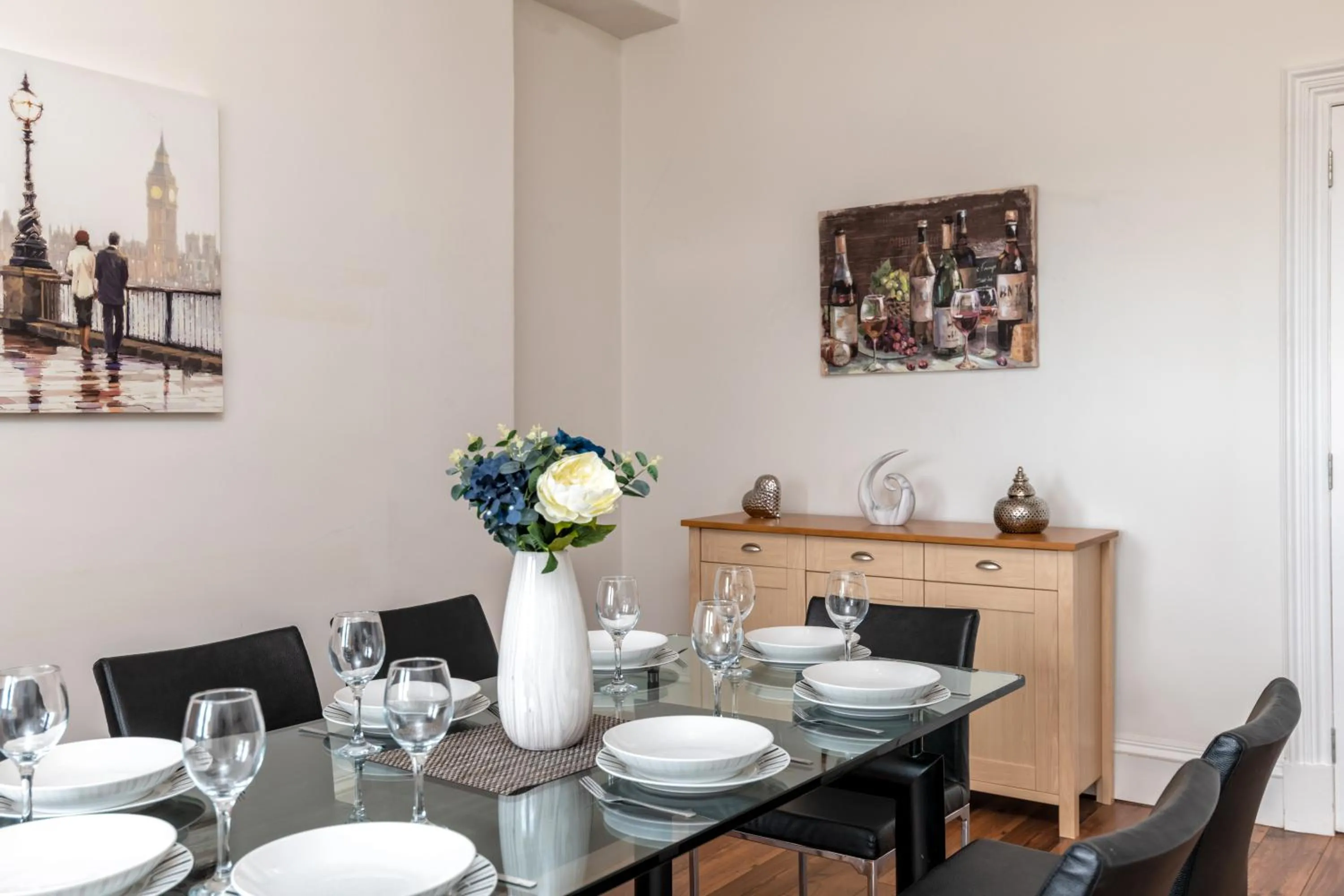 Spacious 5-Bedroom Townhouse in the West-End