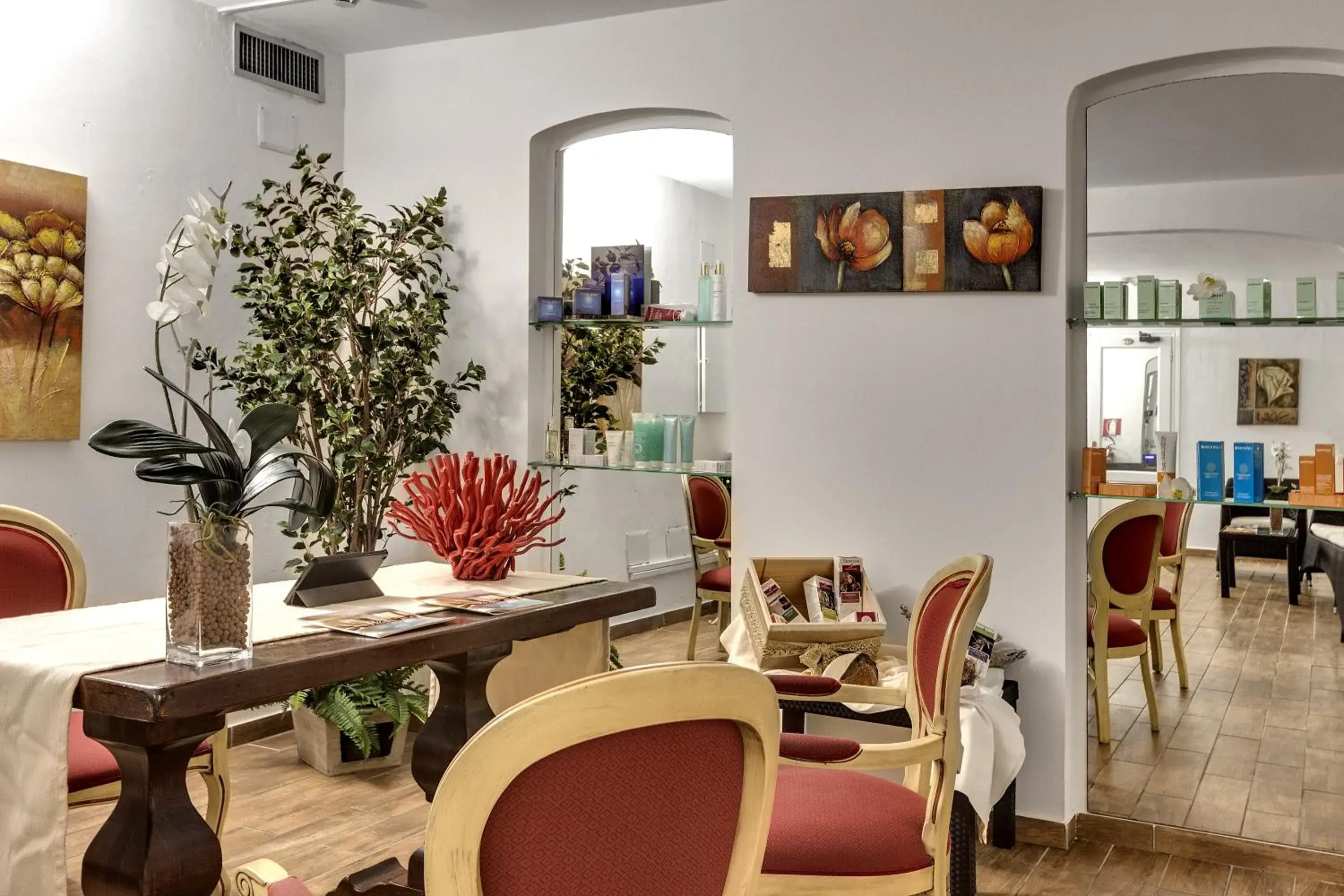 Spa and wellness centre/facilities in COLONNA RESORT, a Colonna Luxury Beach Hotel, Porto Cervo Spa and wellness centre/facilities in COLONNA RESORT, a Colonna Luxury Beach Hotel, Porto Cervo