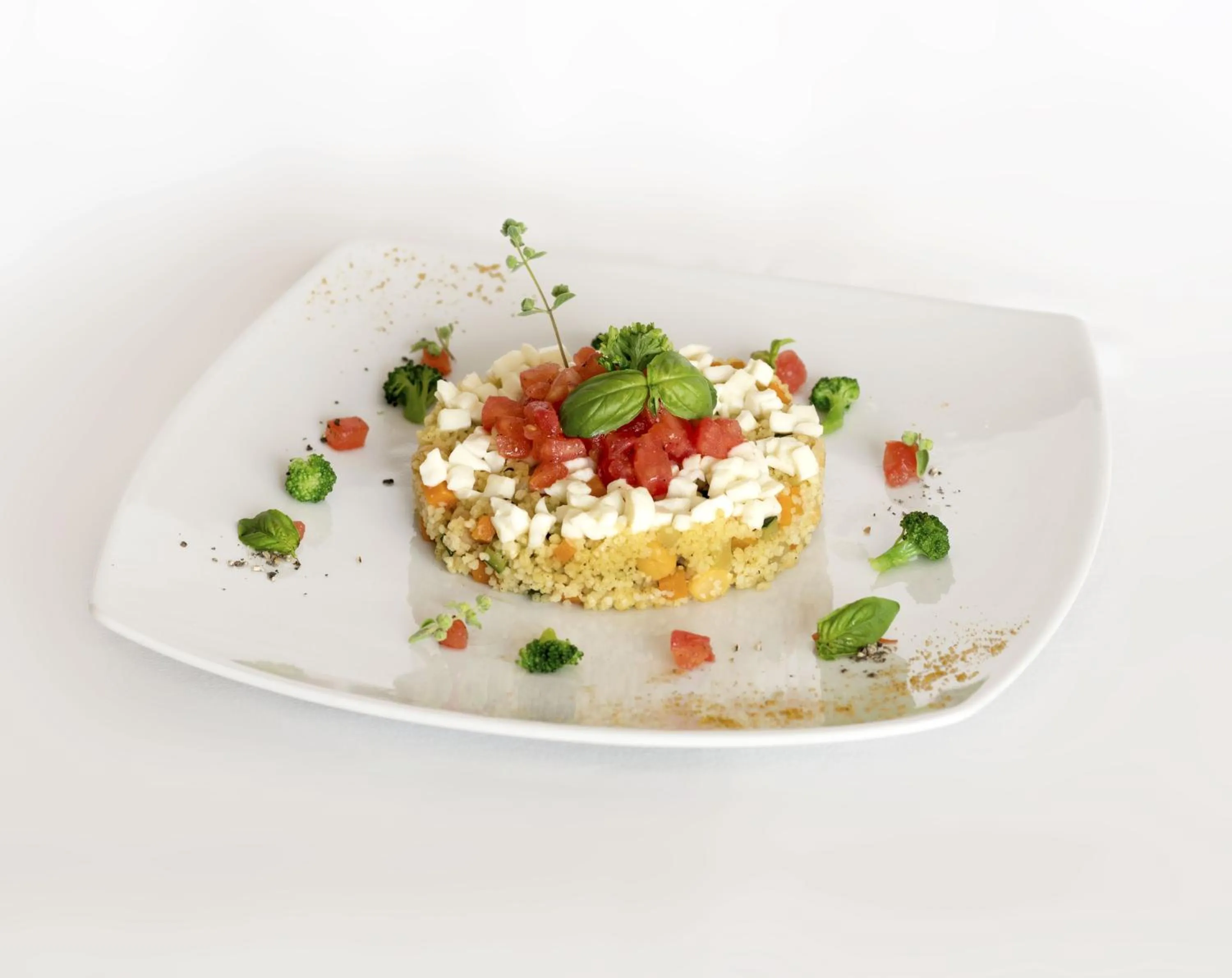 Food and drinks in COLONNA RESORT, a Colonna Luxury Beach Hotel, Porto Cervo