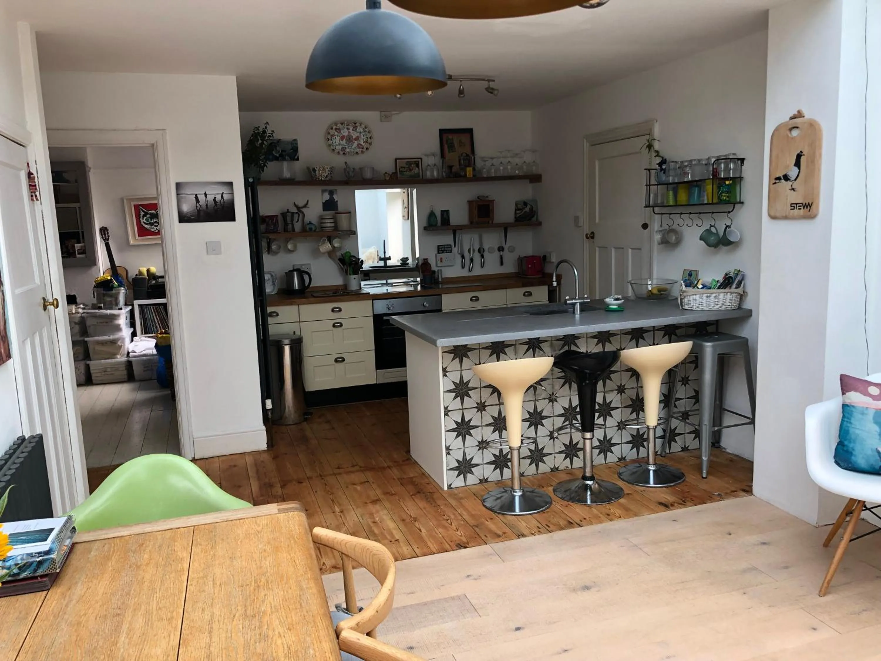 5 Bed House - Sleeps 15 - Pets - Garden - Parking