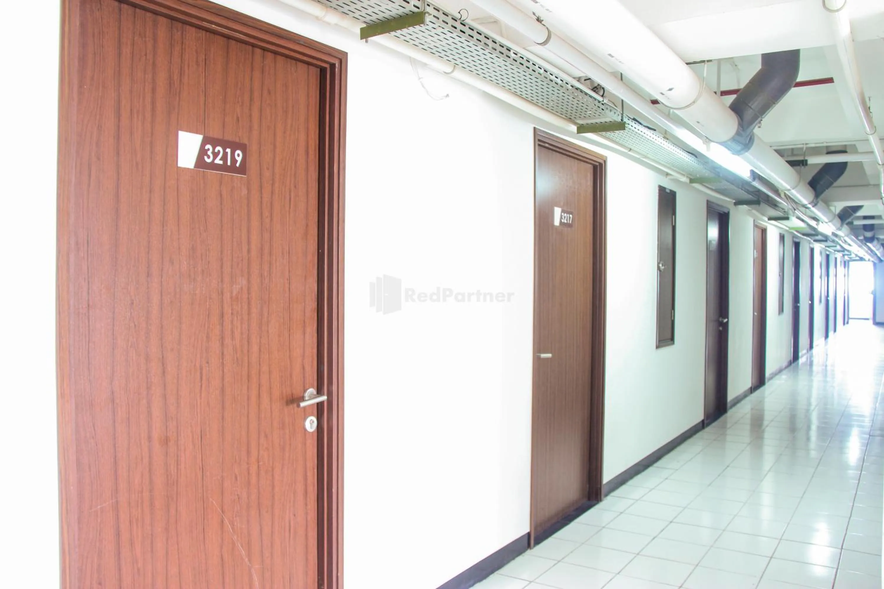 Property building in RedLiving Apartemen Gunung Putri Square - Abidin Room Tower Pinus