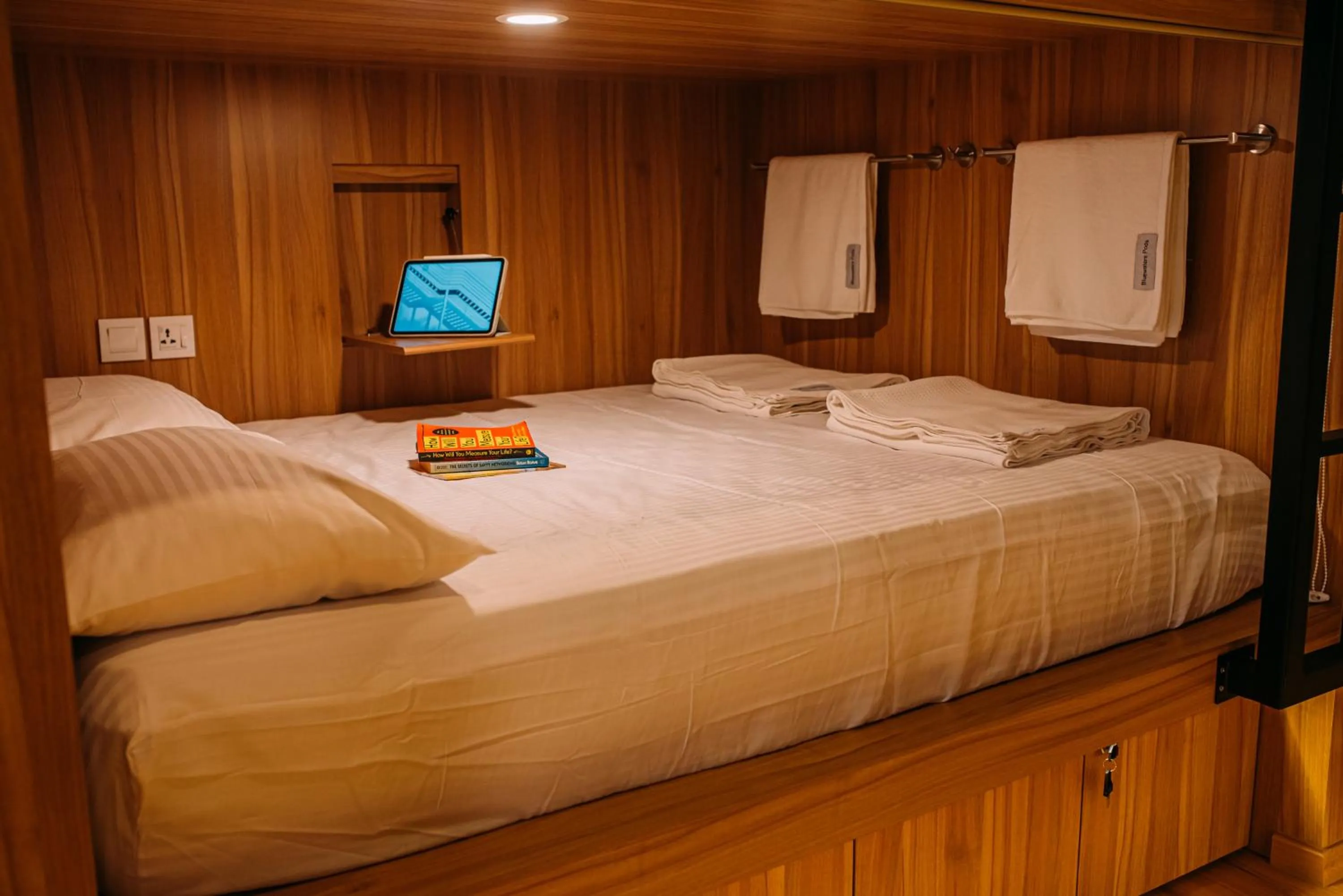 bunk bed, Bed in Bluewaters Pods 38 Hongkong St